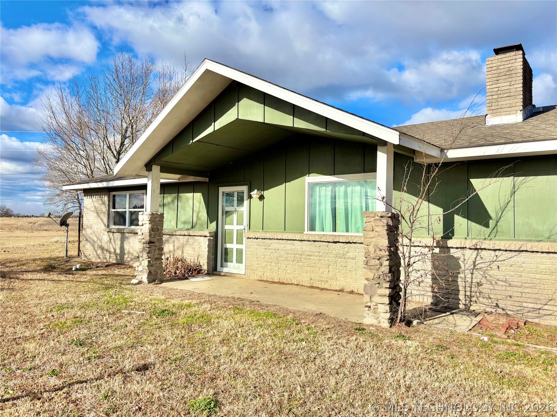 230 W Wolfhunters Lane Property Photo 4