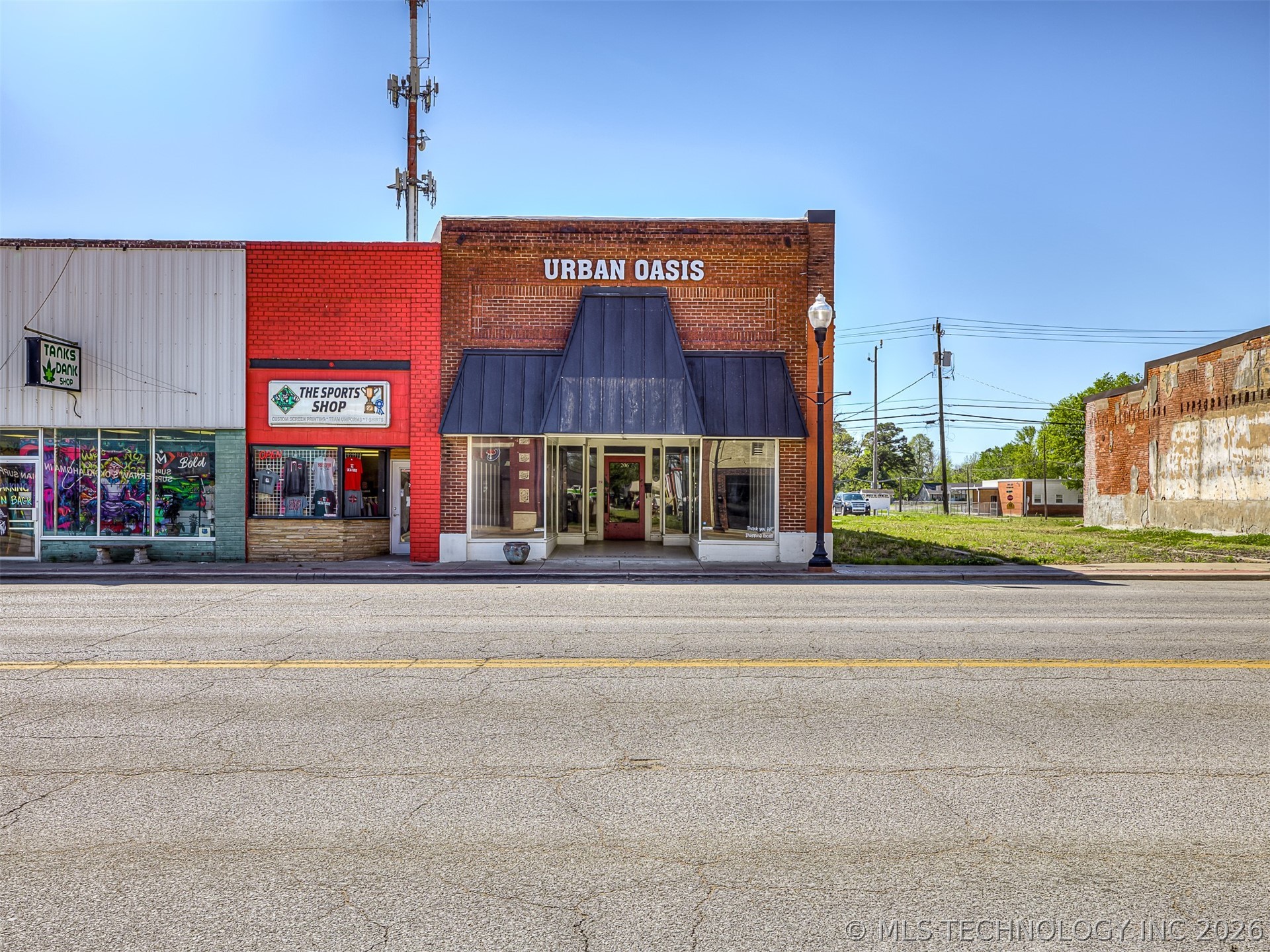 206 E Rogers Boulevard Property Photo 1