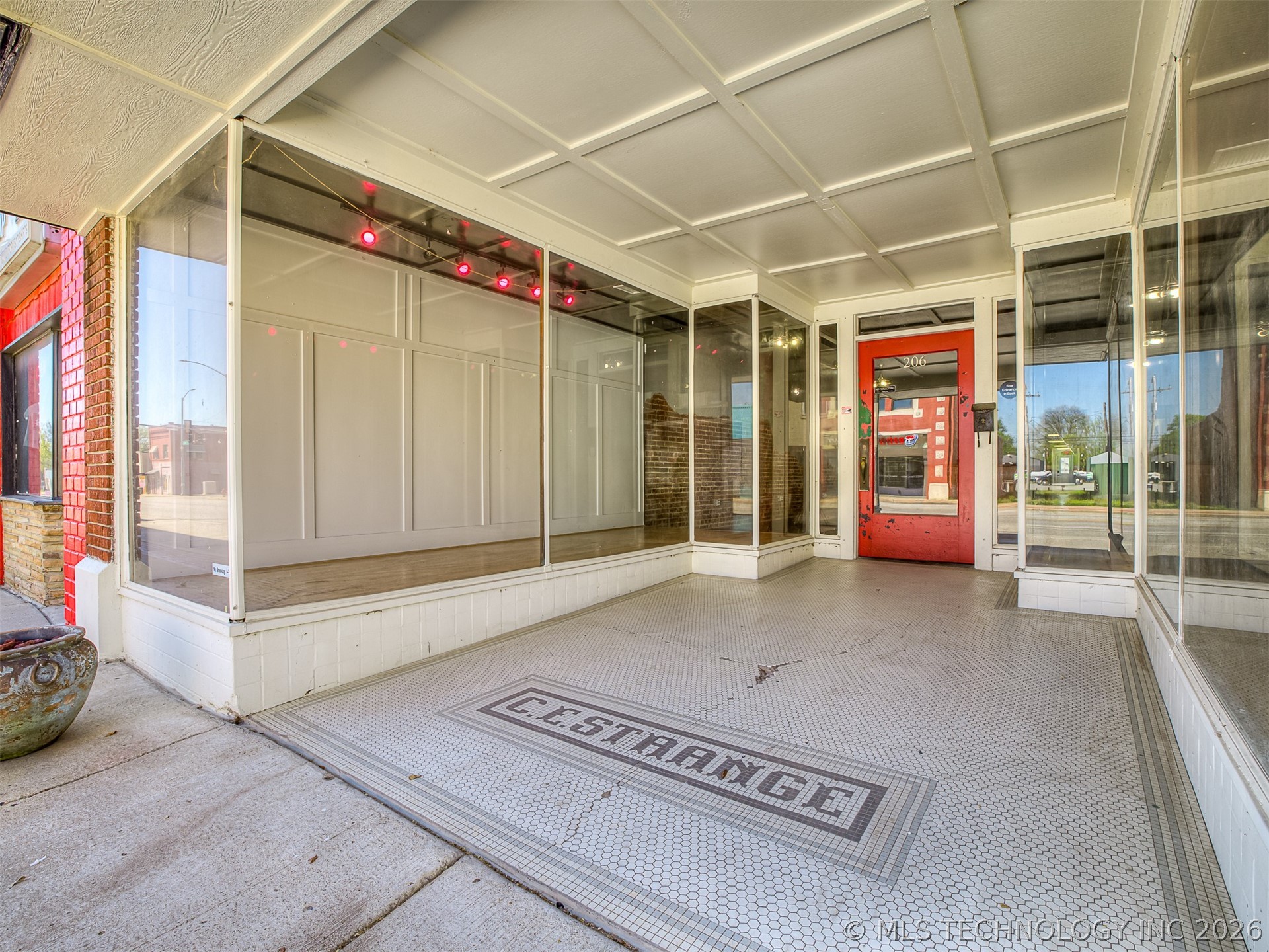 206 E Rogers Boulevard Property Photo 6