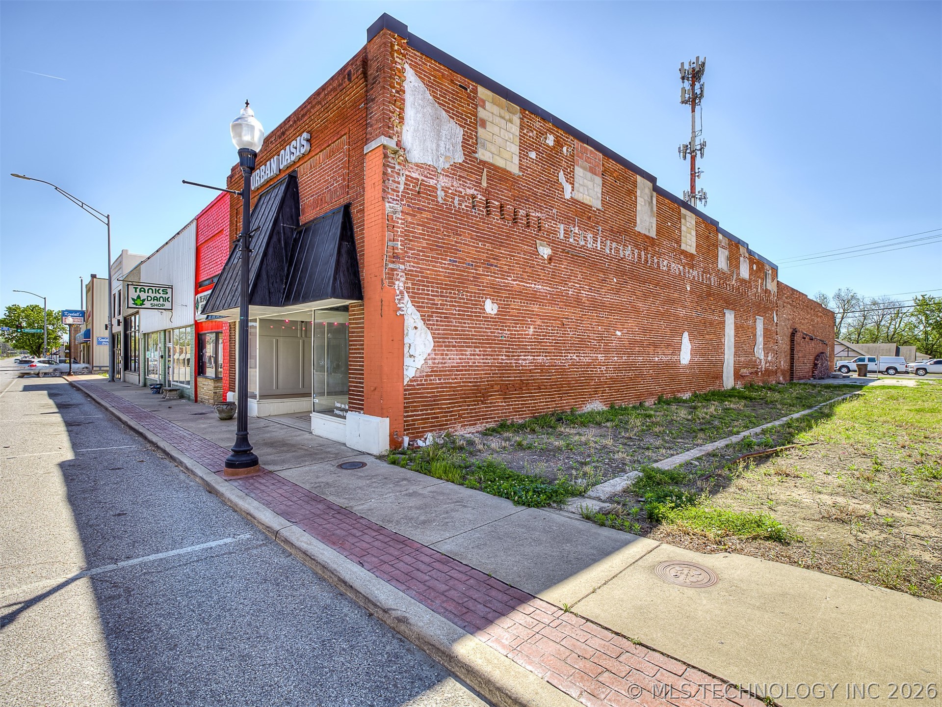 206 E Rogers Boulevard Property Photo 7