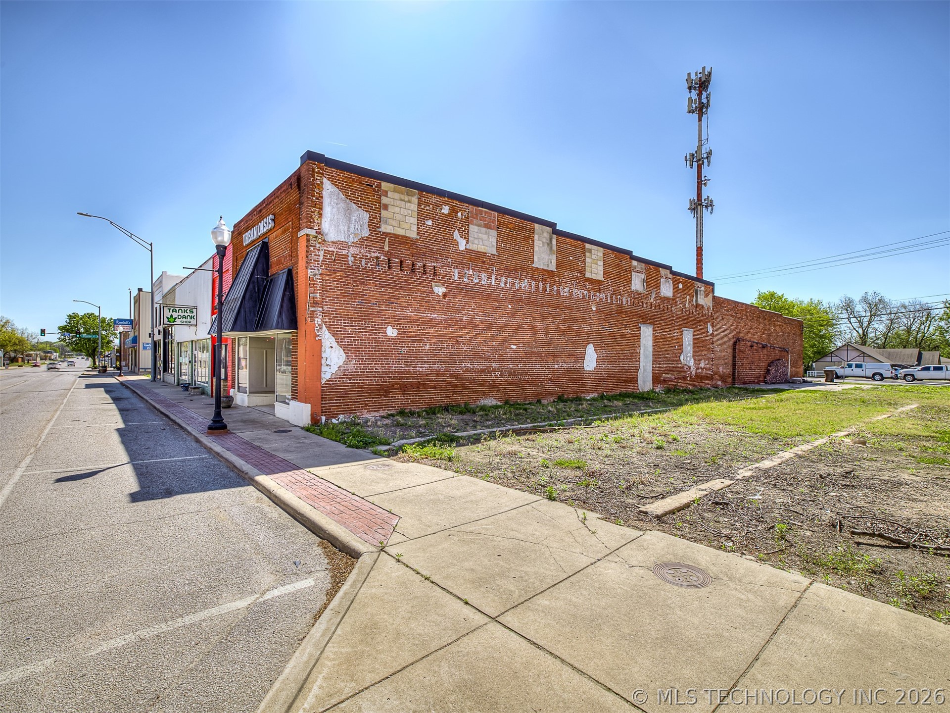 206 E Rogers Boulevard Property Photo 8