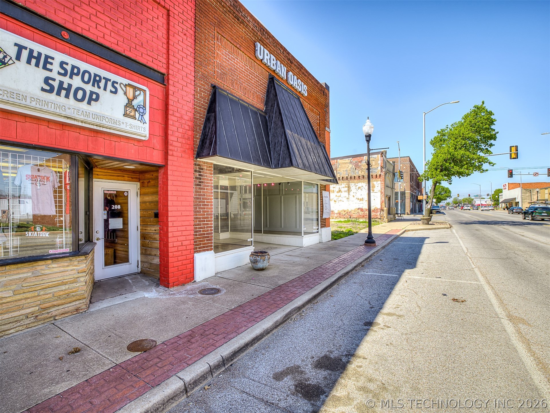 206 E Rogers Boulevard Property Photo 10