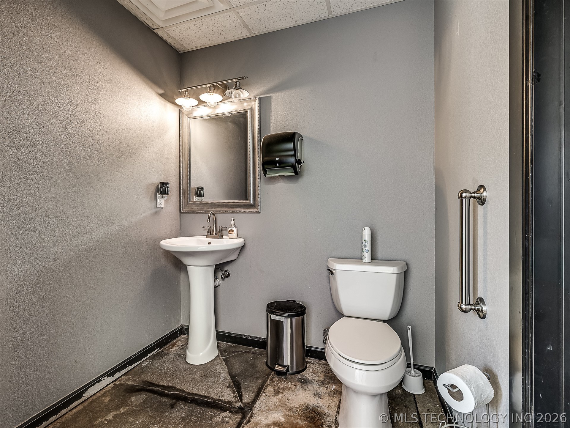206 E Rogers Boulevard Property Photo 38