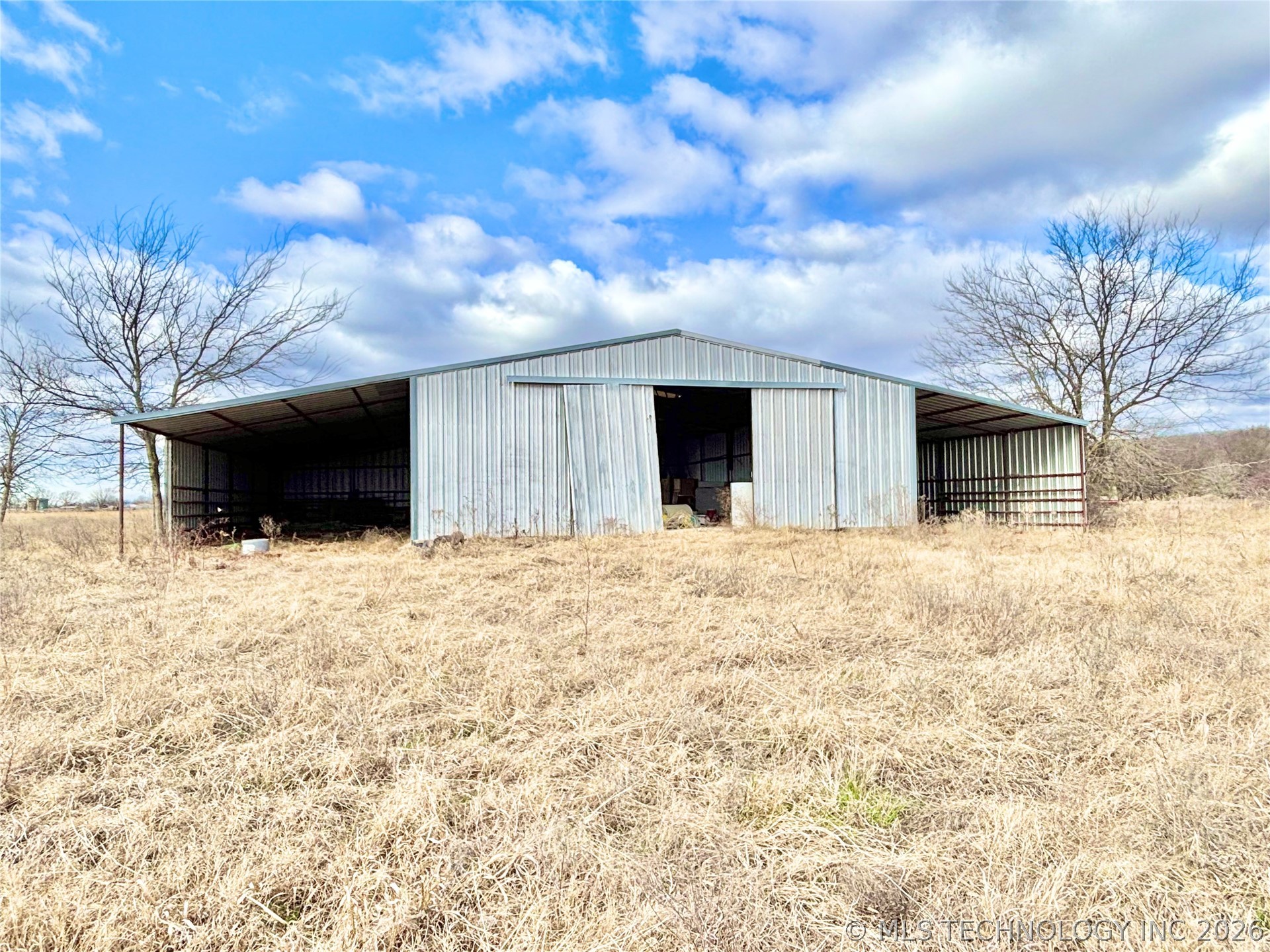 W Wolfhunters Lane Property Photo 3
