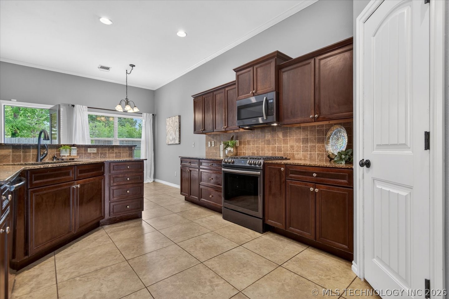 2316 Jefferson Road Property Photo 8