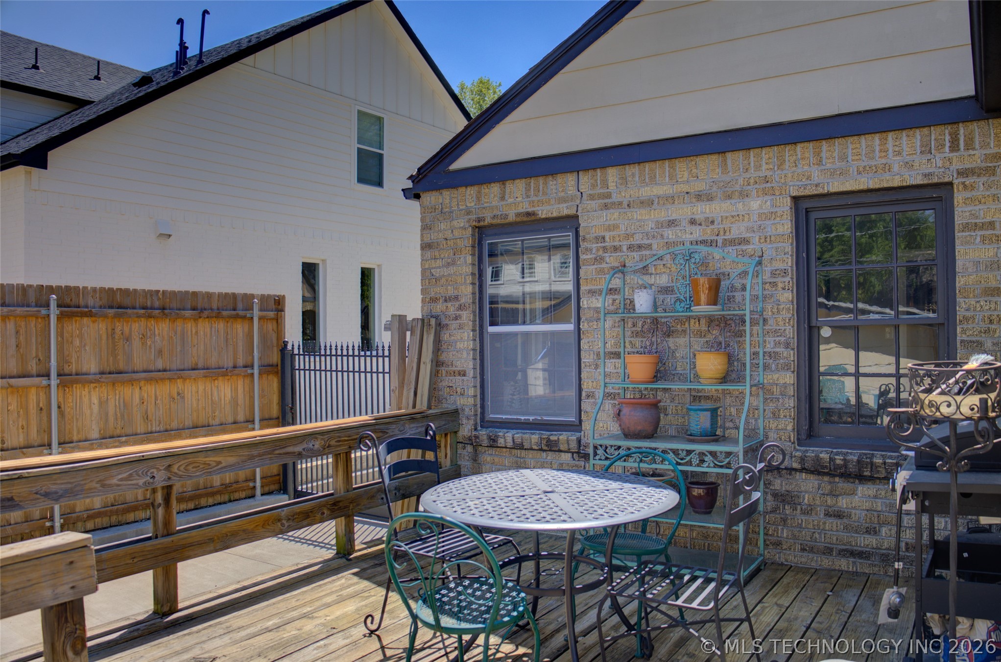1031 E 36th Place Property Photo 19