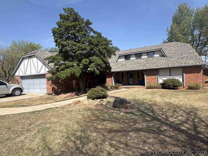 6105 Kingsbridge Drive Property Photo 2