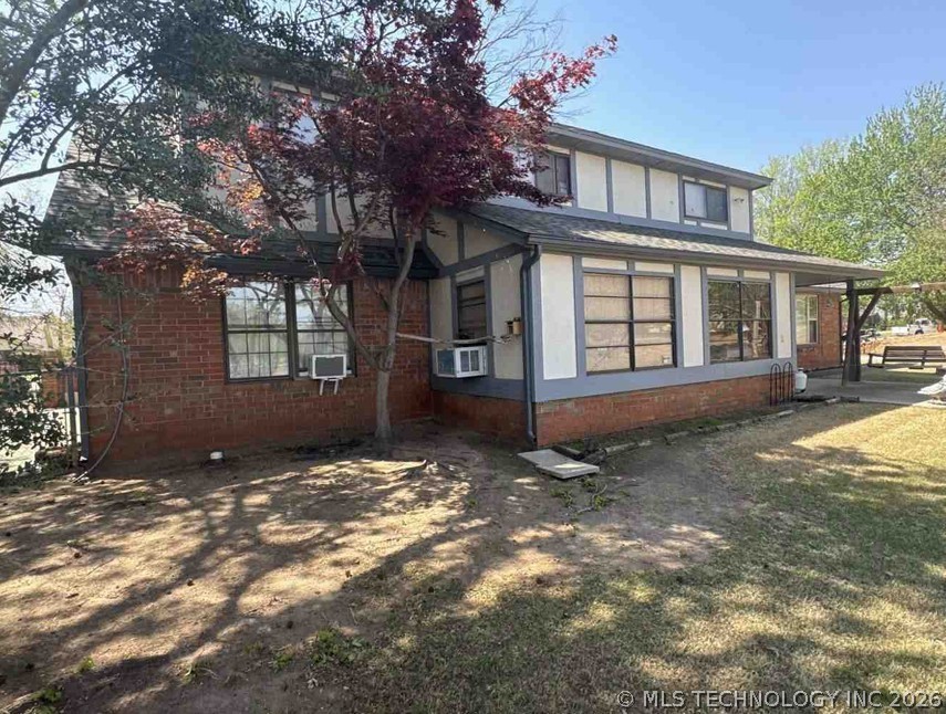 6105 Kingsbridge Drive Property Photo 6