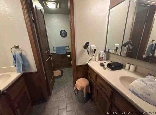 6105 Kingsbridge Drive Property Photo 15