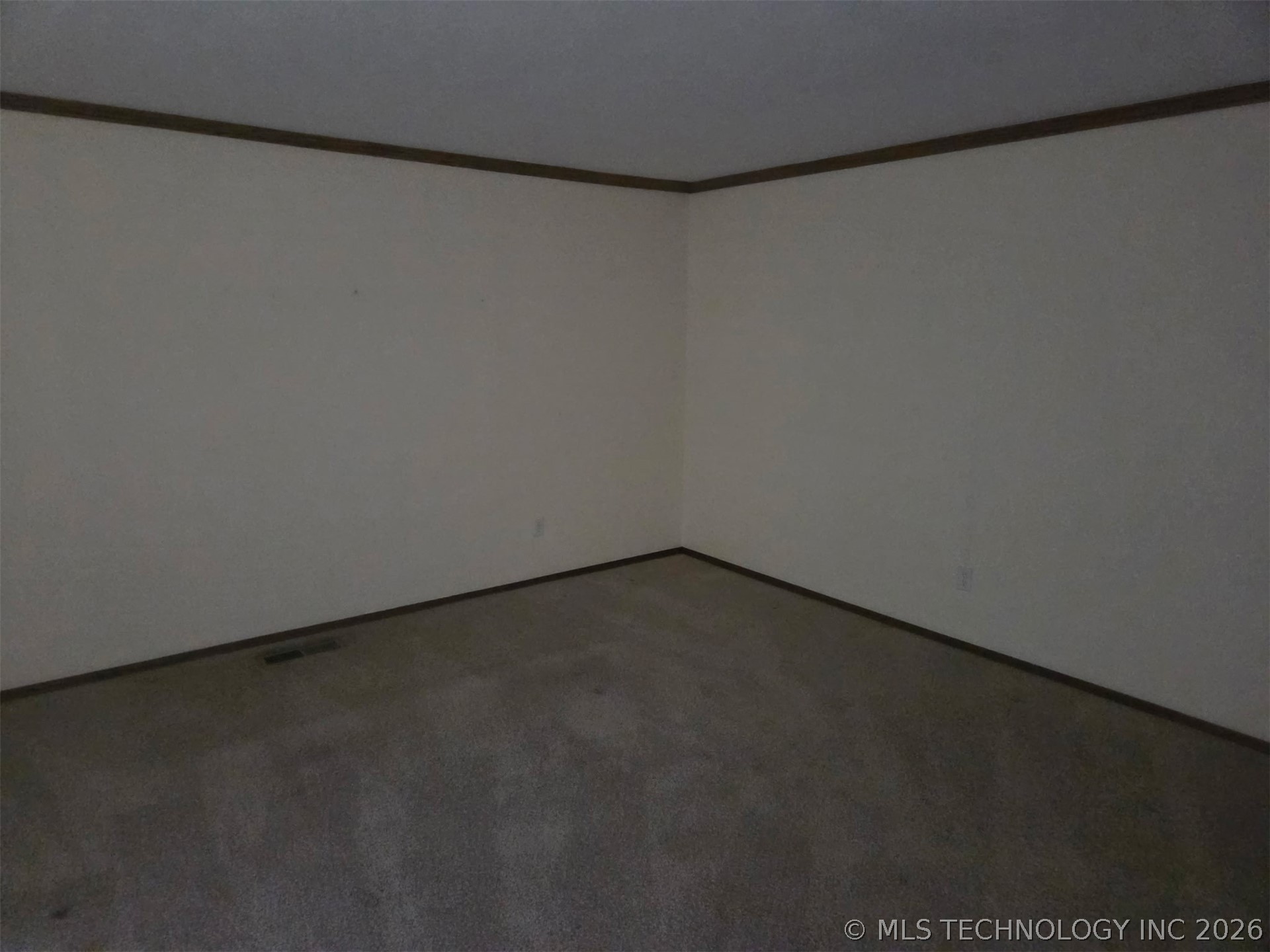 6105 Kingsbridge Drive Property Photo 18