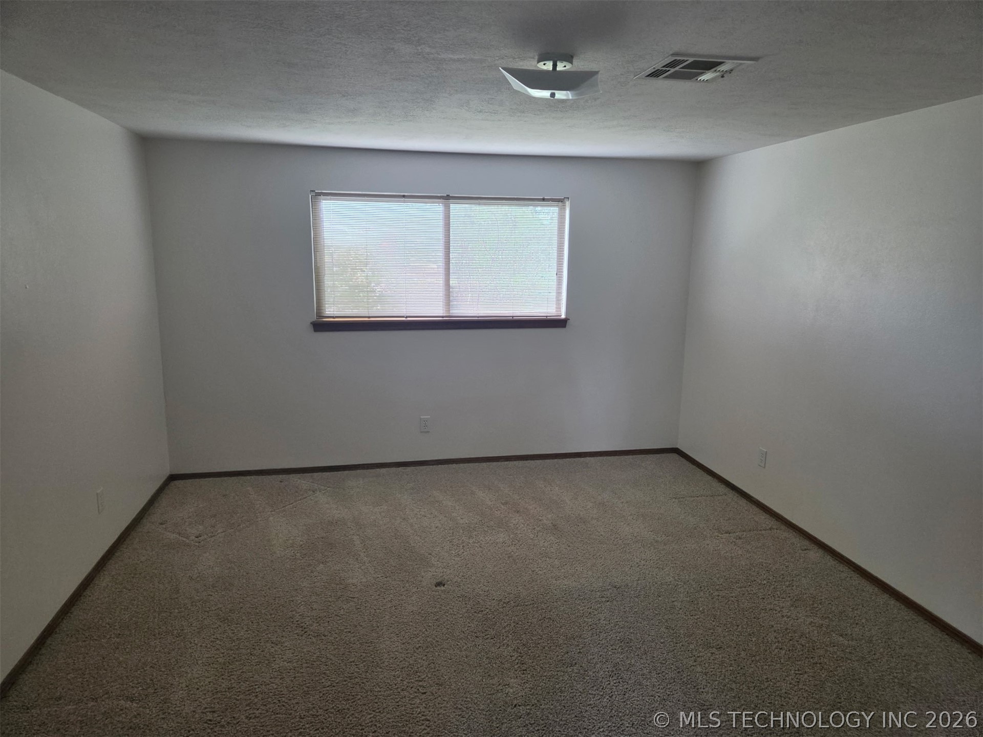 6105 Kingsbridge Drive Property Photo 19