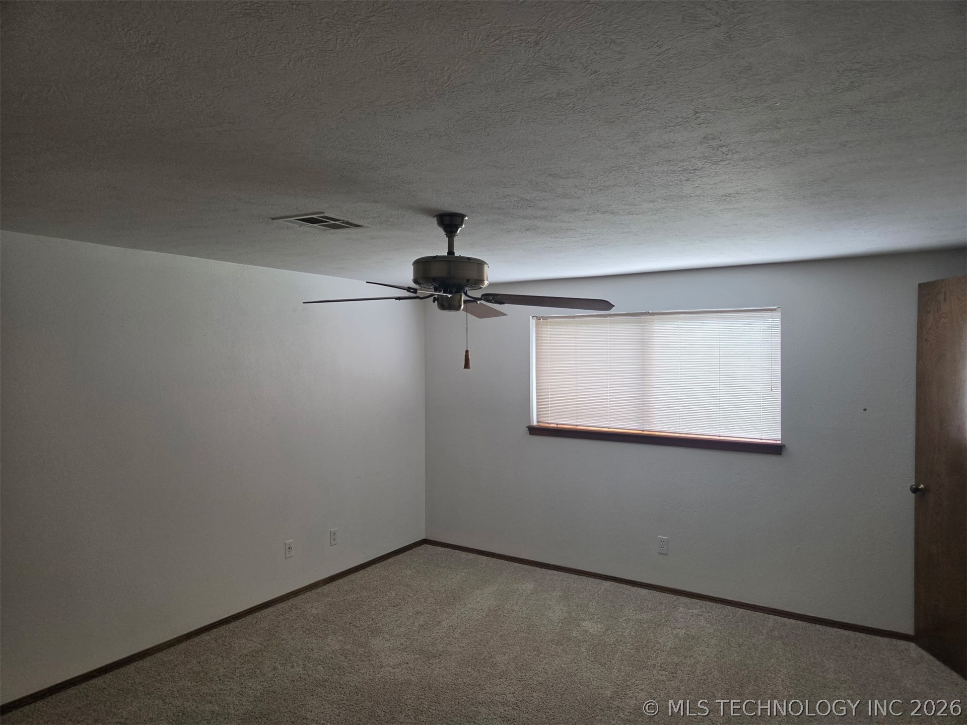 6105 Kingsbridge Drive Property Photo 21