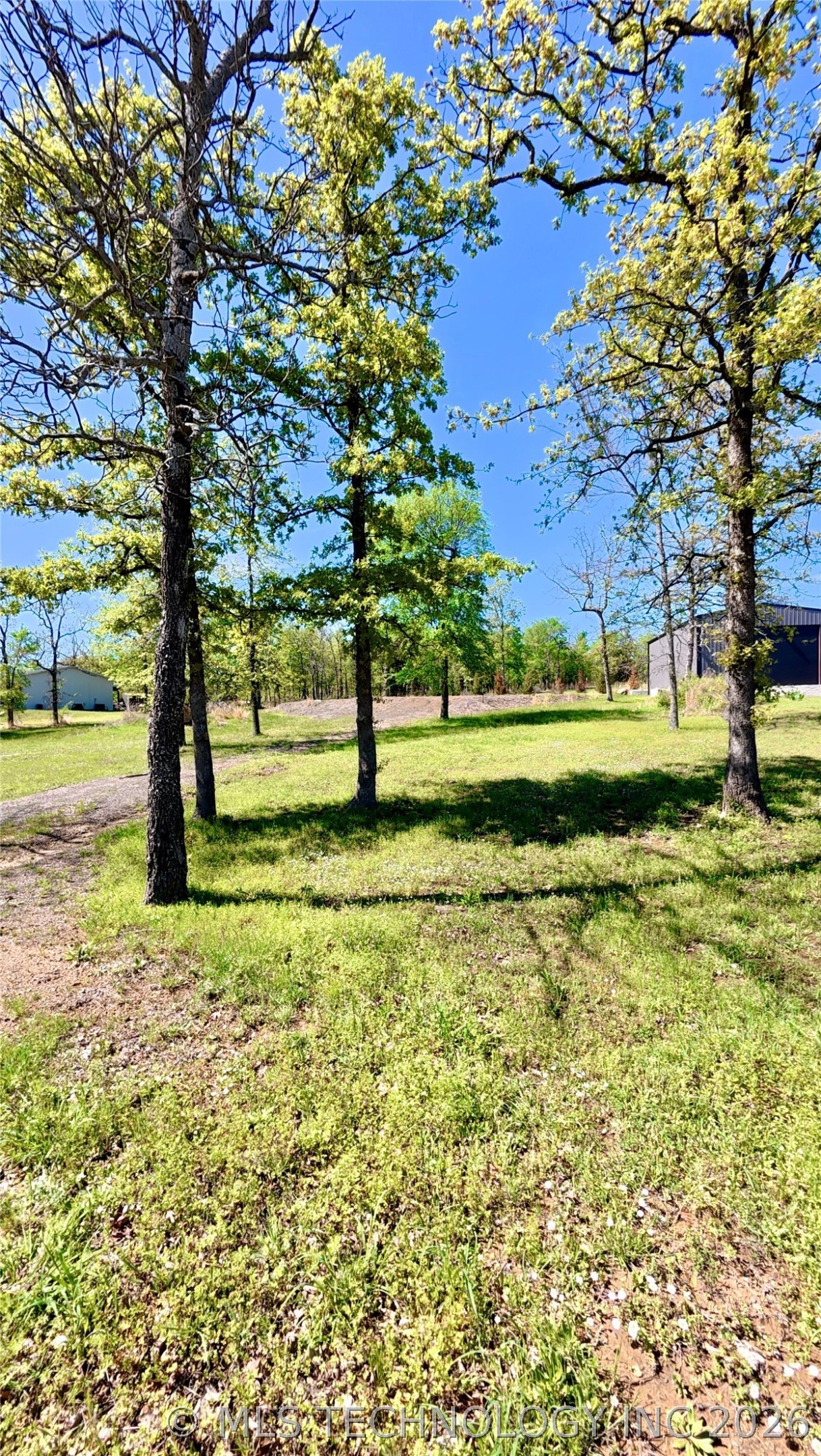 59 Duchess Creek Property Photo 3