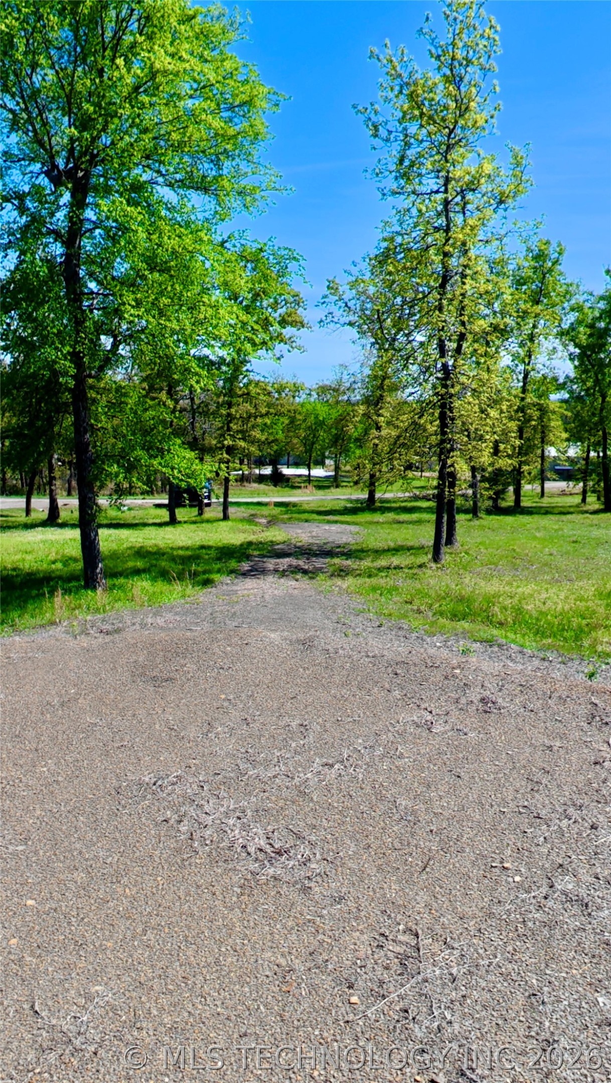 59 Duchess Creek Property Photo 4