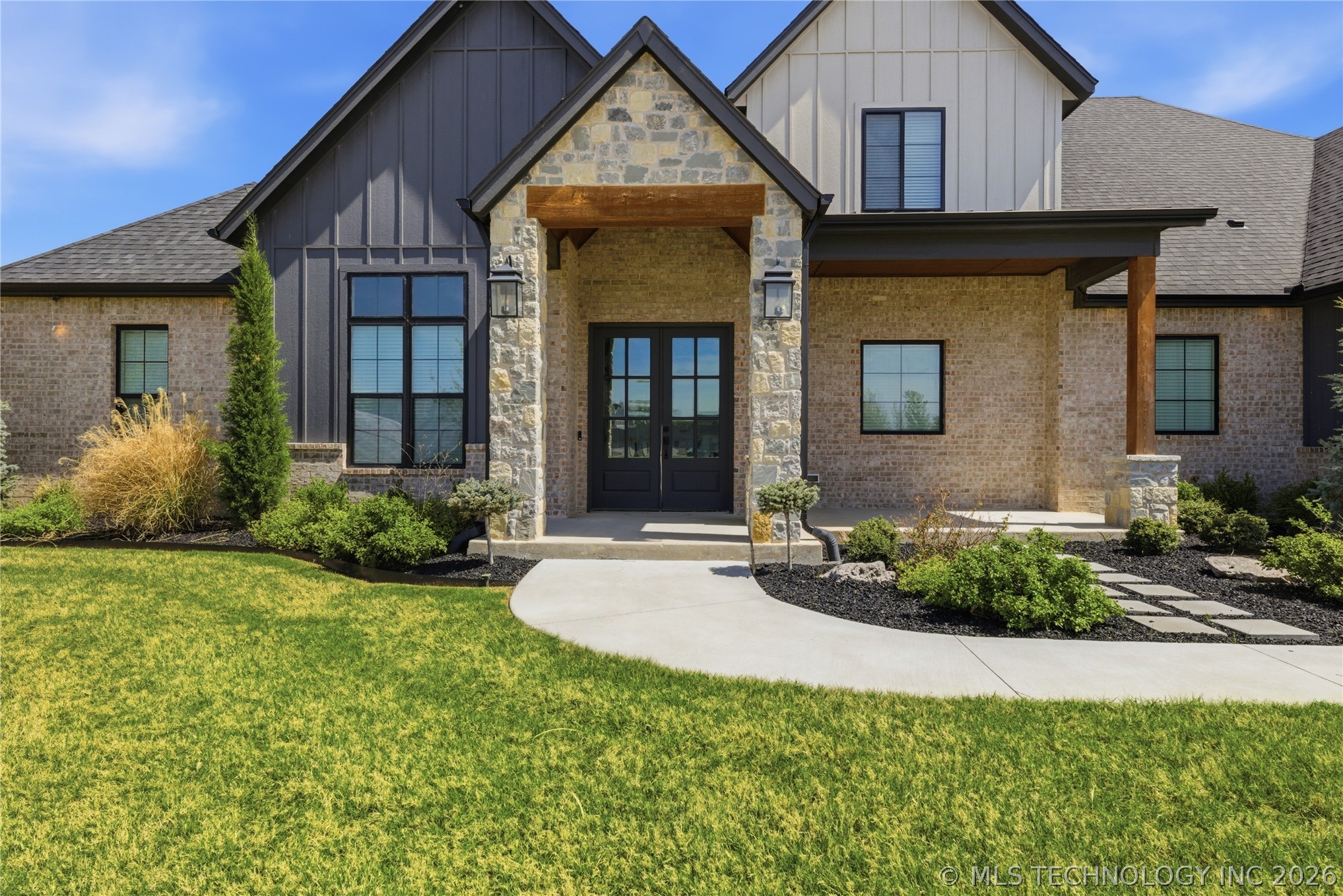 16011 E 106th Place N Property Photo 2