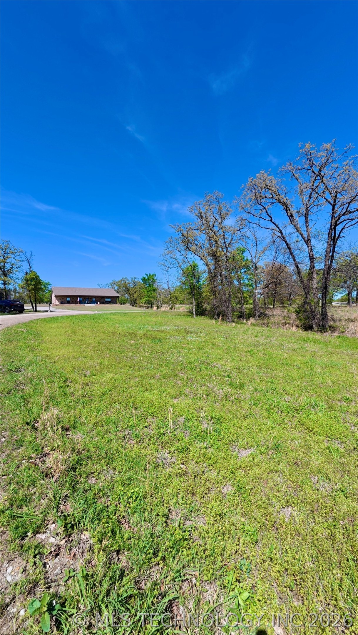 50 Duchess Creek Property Photo 5