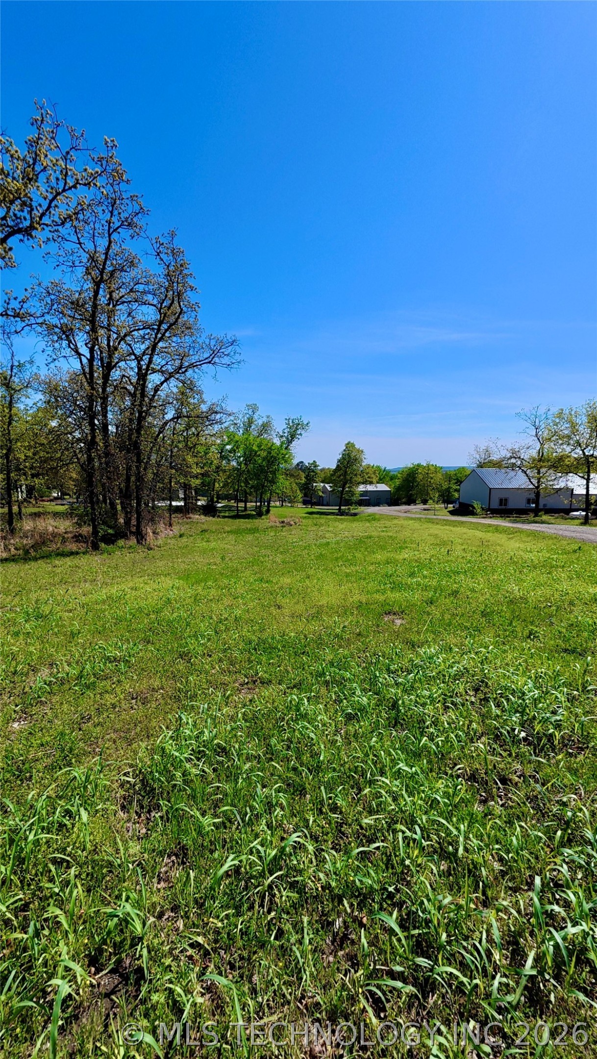 50 Duchess Creek Property Photo 6