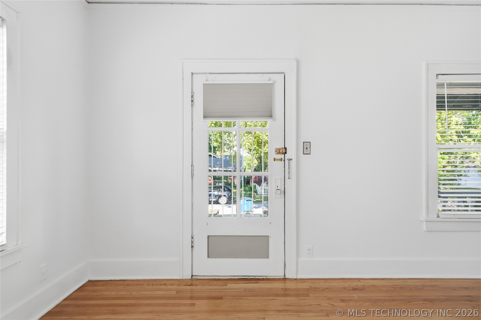 1527 S Yorktown Avenue Property Photo 7