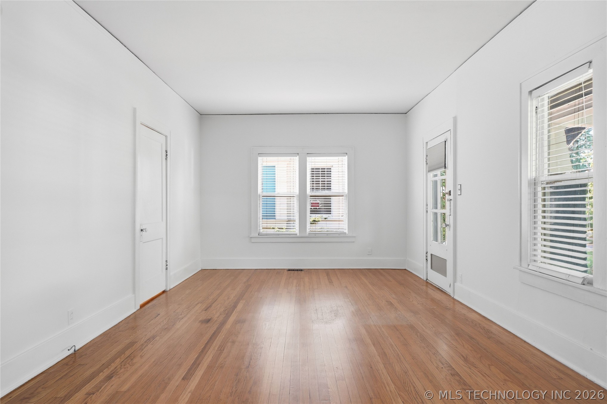 1527 S Yorktown Avenue Property Photo 10