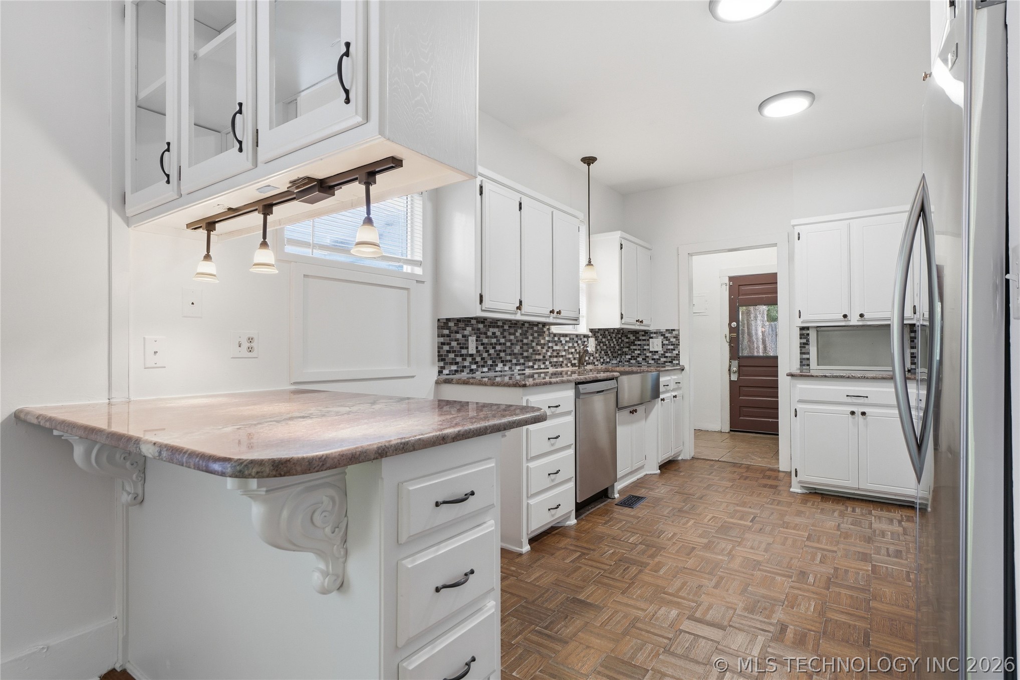 1527 S Yorktown Avenue Property Photo 19