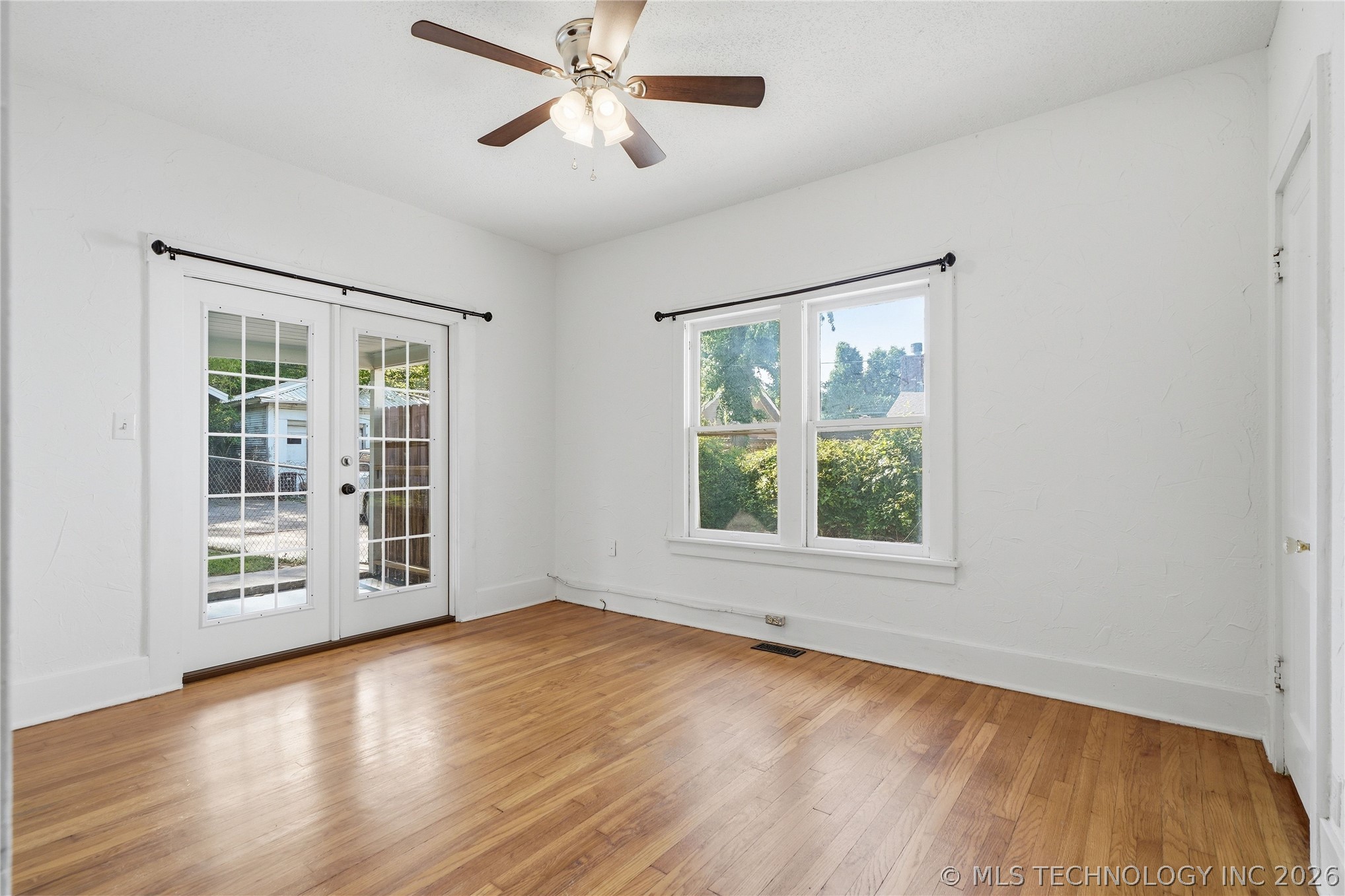 1527 S Yorktown Avenue Property Photo 28