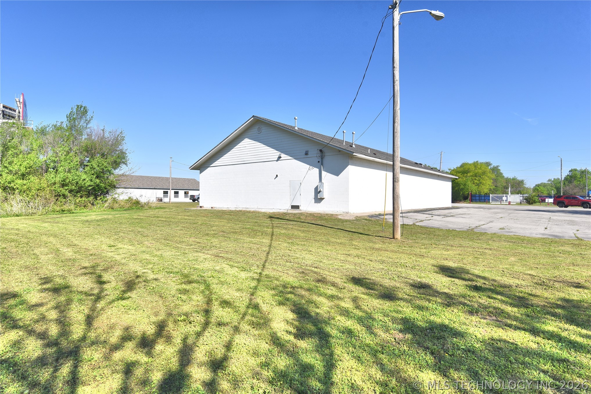 2610 E Apache Street Property Photo 4