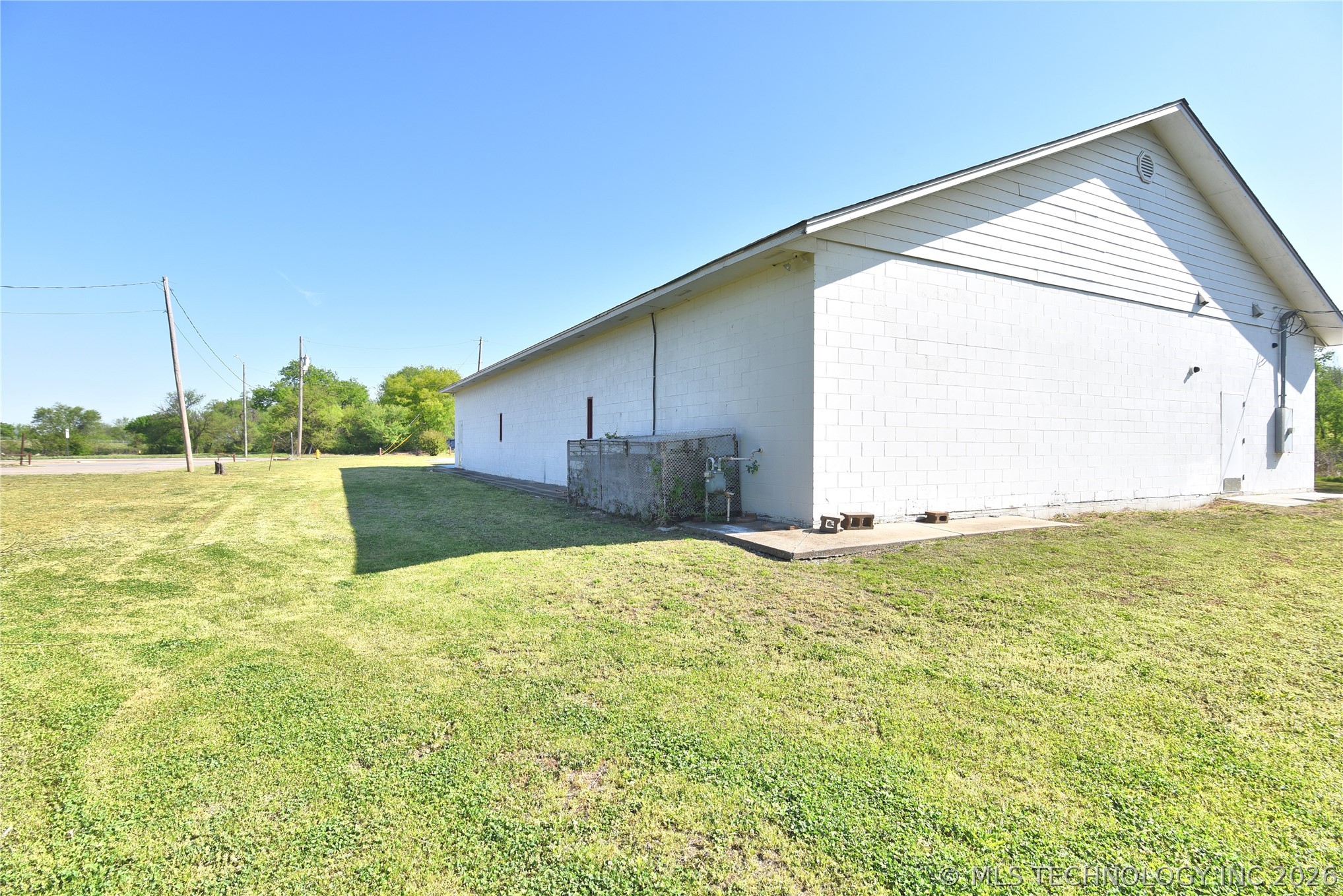 2610 E Apache Street Property Photo 11