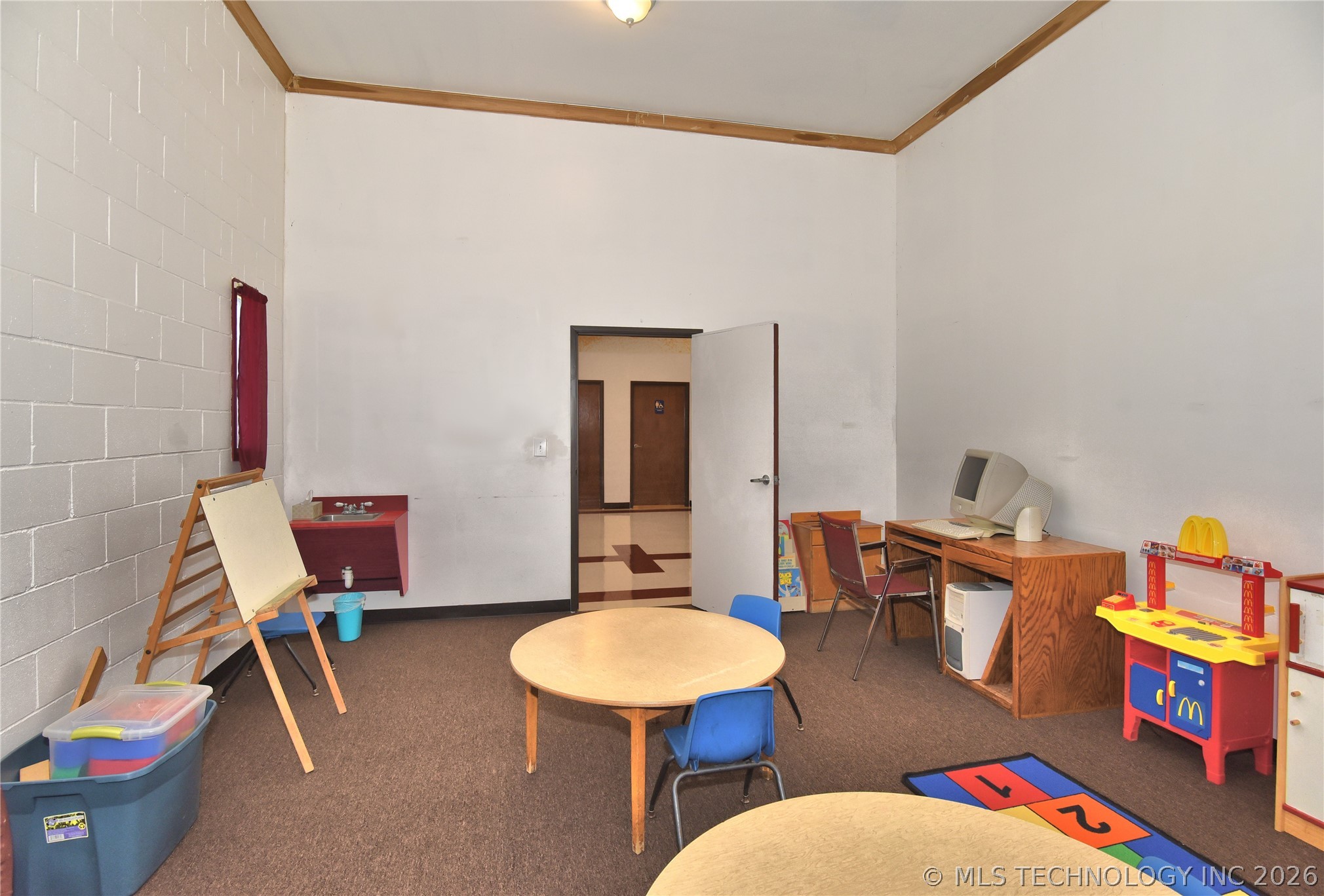 2610 E Apache Street Property Photo 23