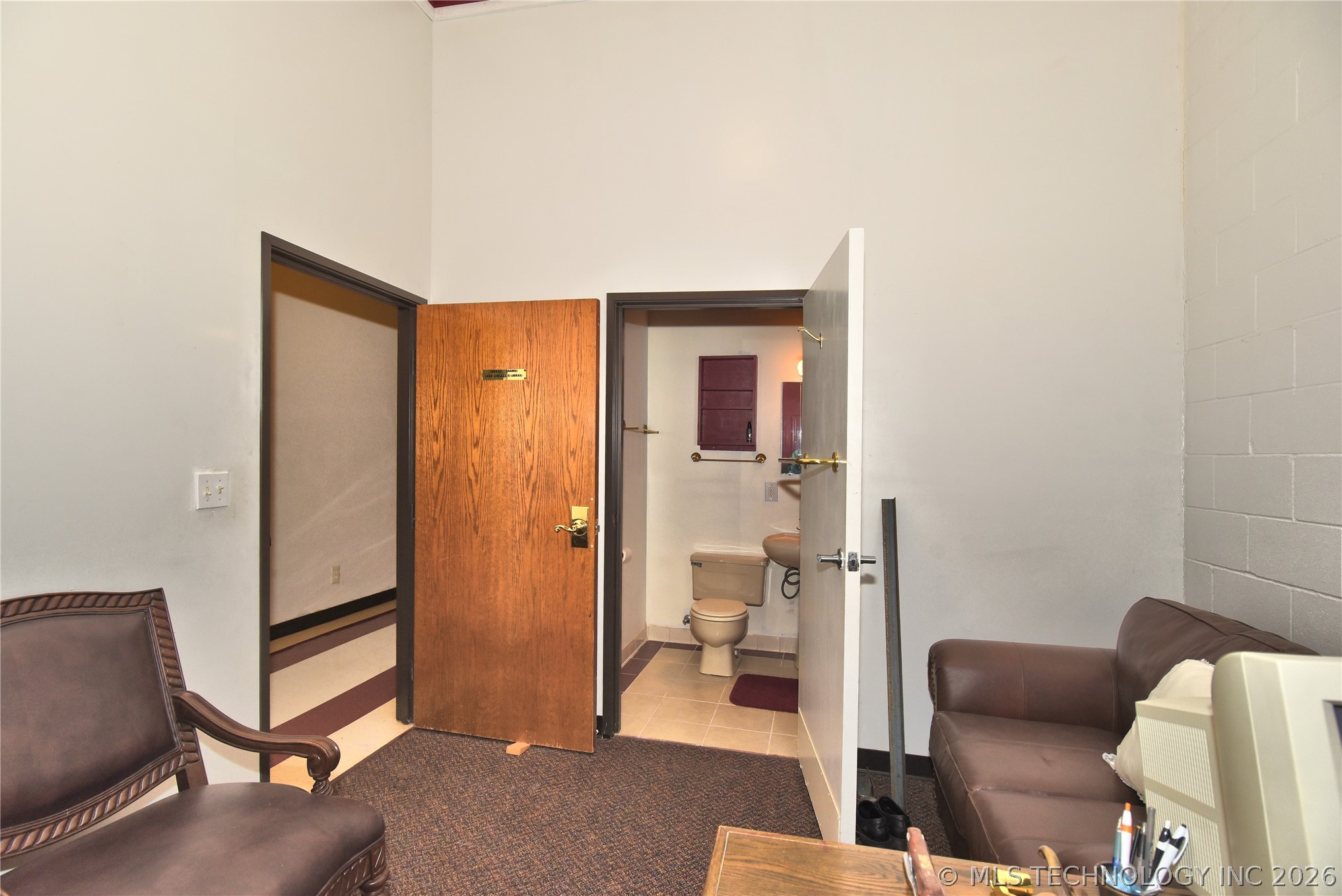 2610 E Apache Street Property Photo 25
