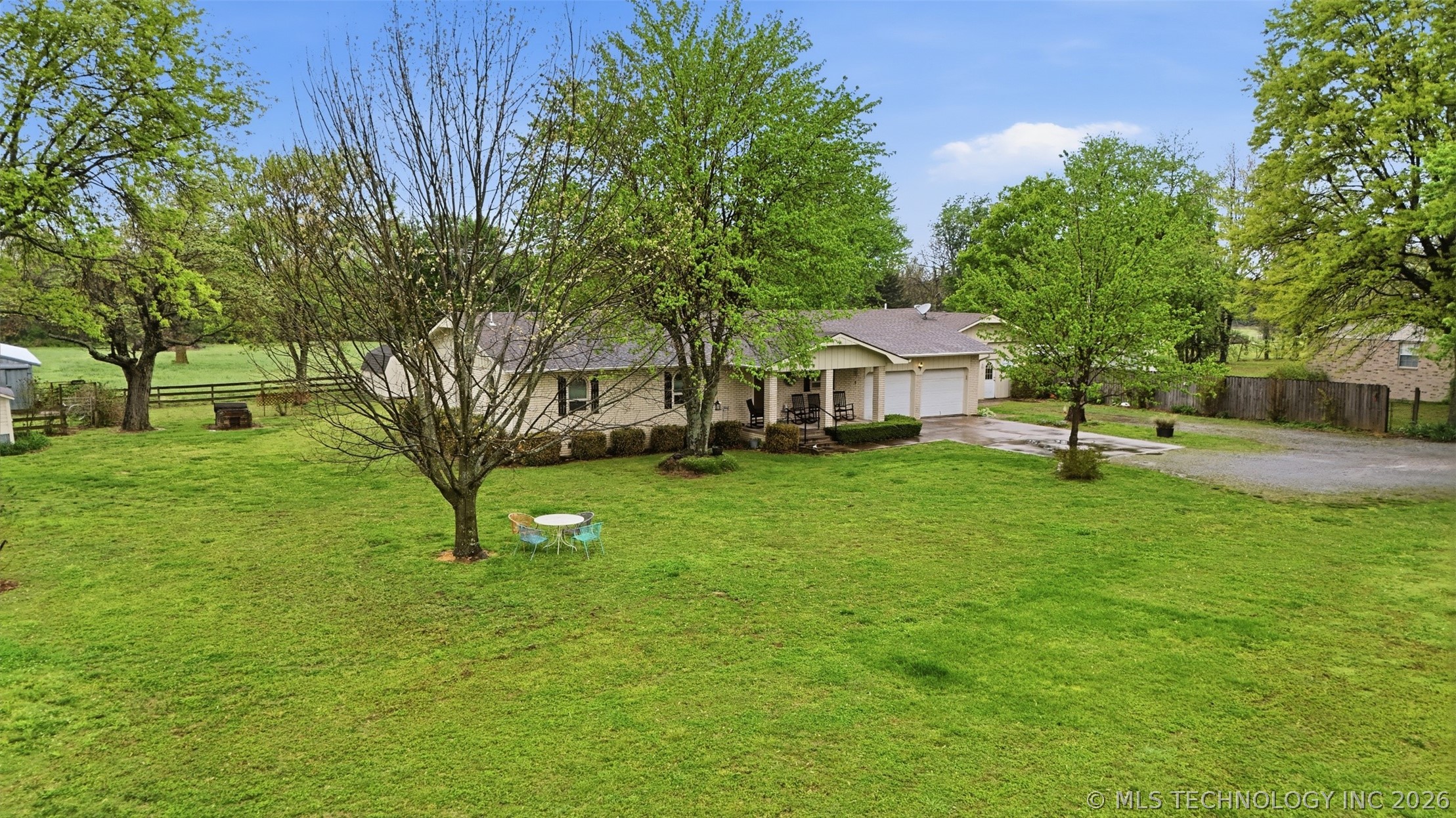 69986 Hwy 59 Property Photo 1