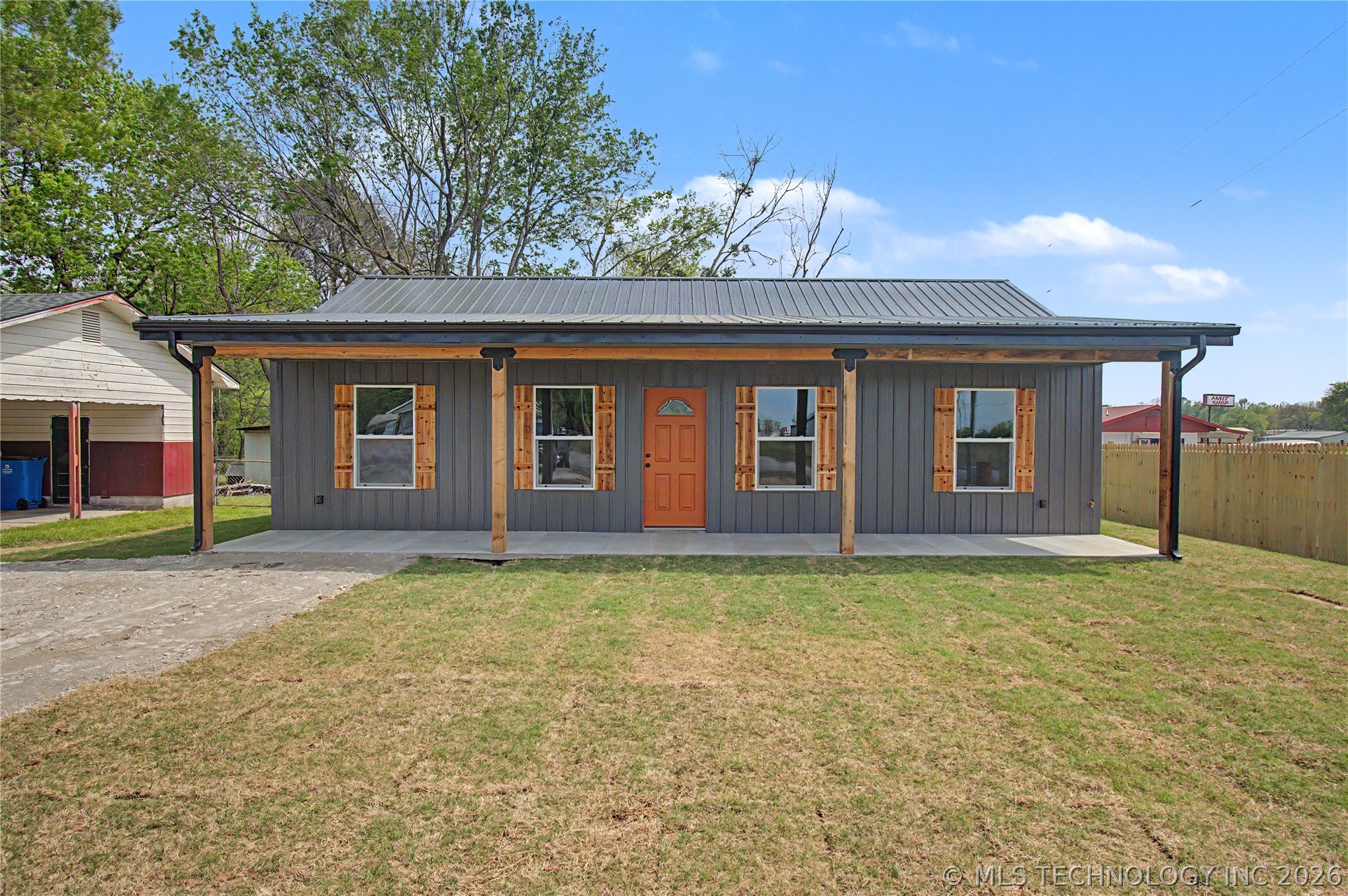 103 E Madden Avenue Property Photo 2