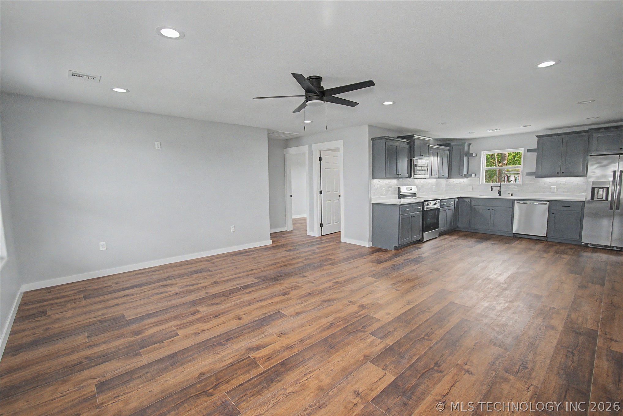 103 E Madden Avenue Property Photo 5