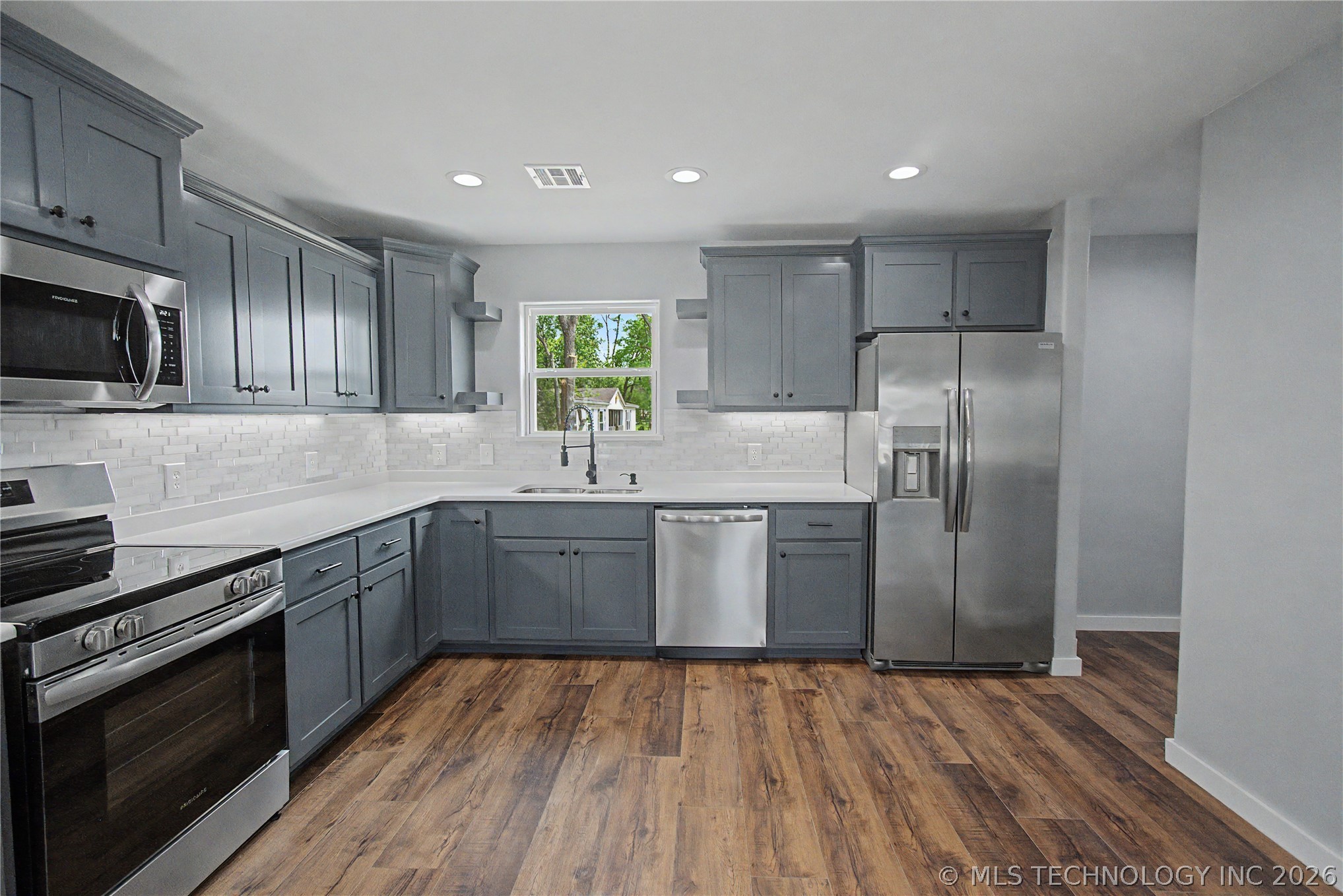103 E Madden Avenue Property Photo 10