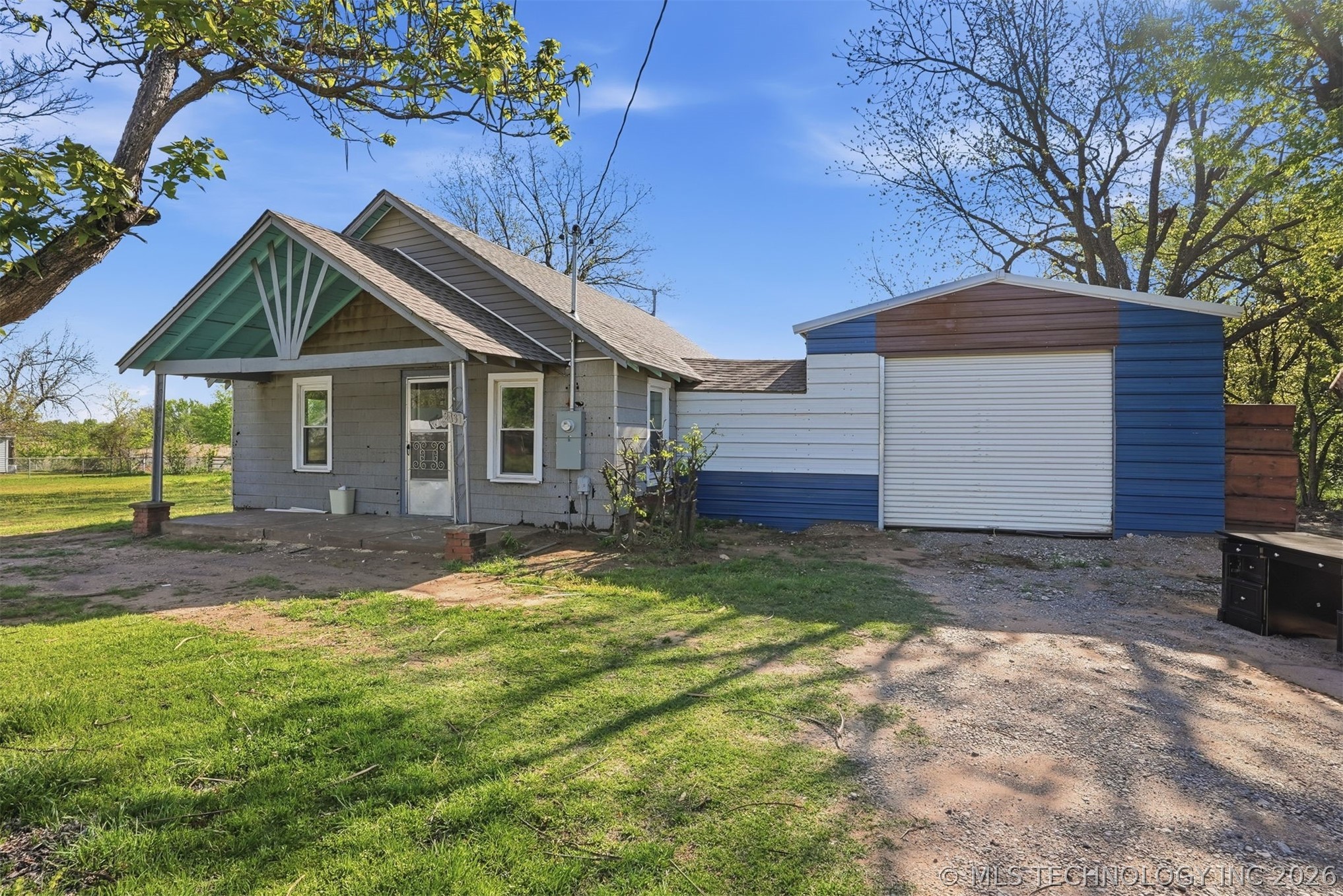 2131 N Edgewood Circle Property Photo 1
