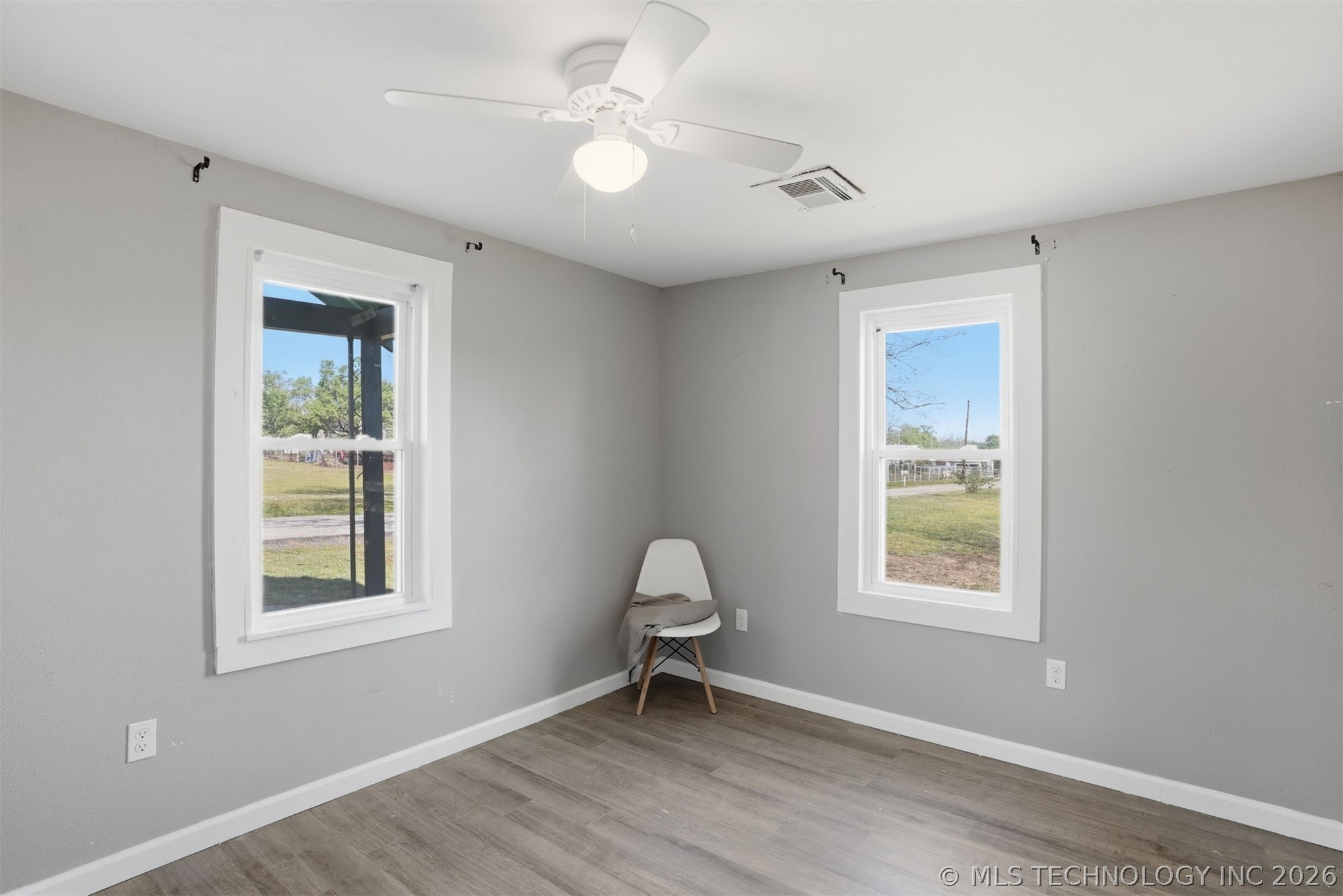 2131 N Edgewood Circle Property Photo 6