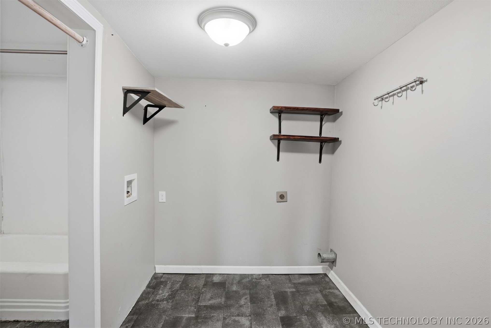 2131 N Edgewood Circle Property Photo 15