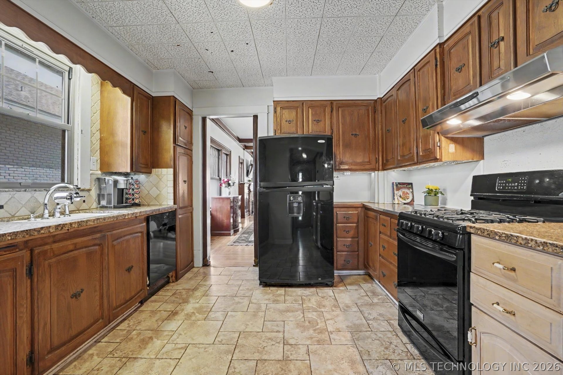 1606 S Denver Avenue Property Photo 14