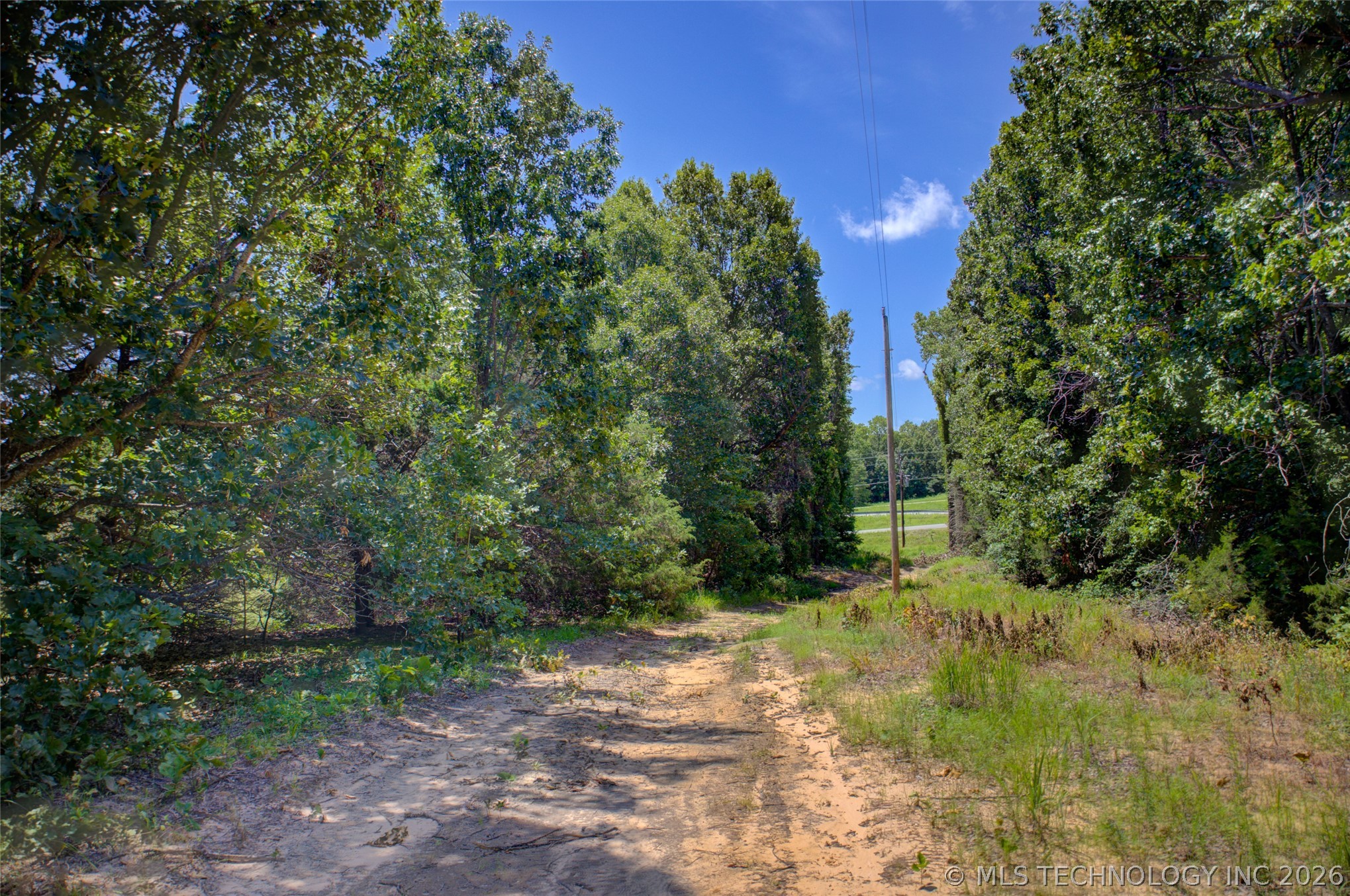 553 N Ridgemont Road Property Photo 3