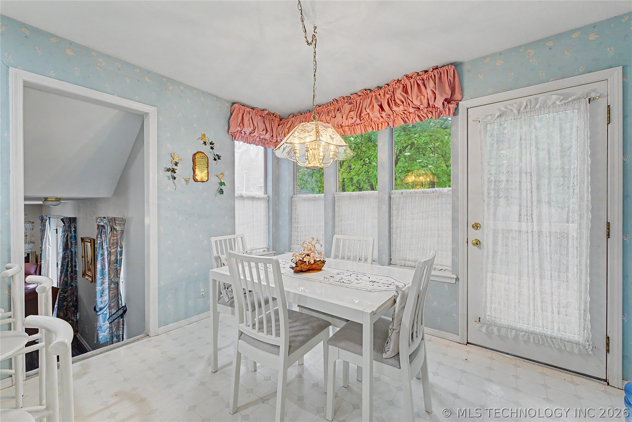 7007 S Sandusky Avenue Property Photo 10