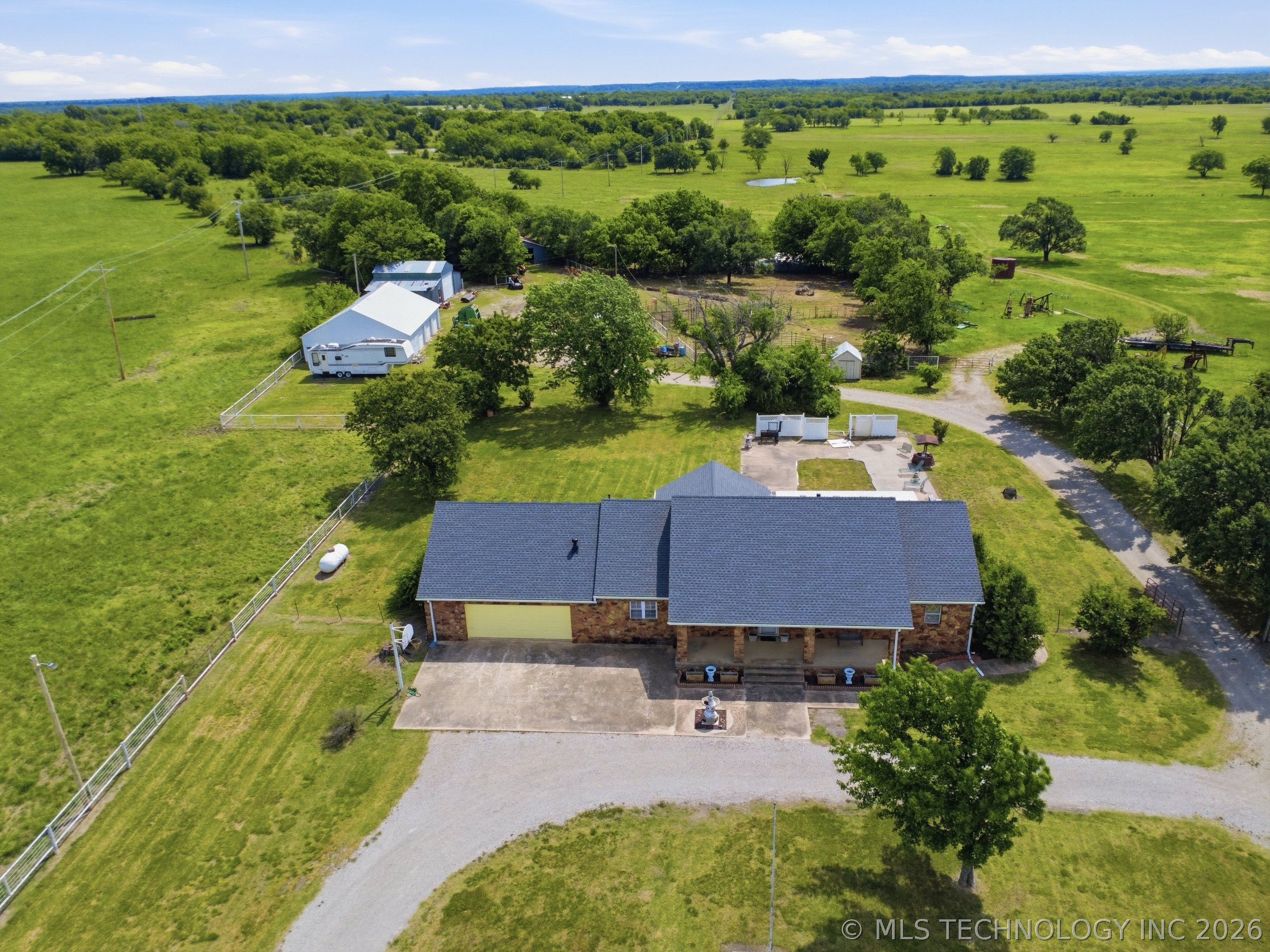 22250 Ns 416 Road Property Photo 45