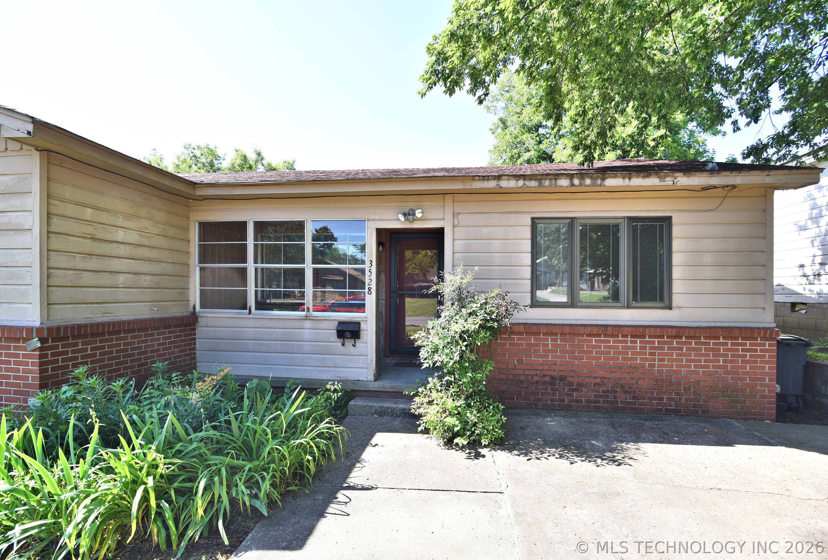 3528 E 4th Street S Property Photo 4