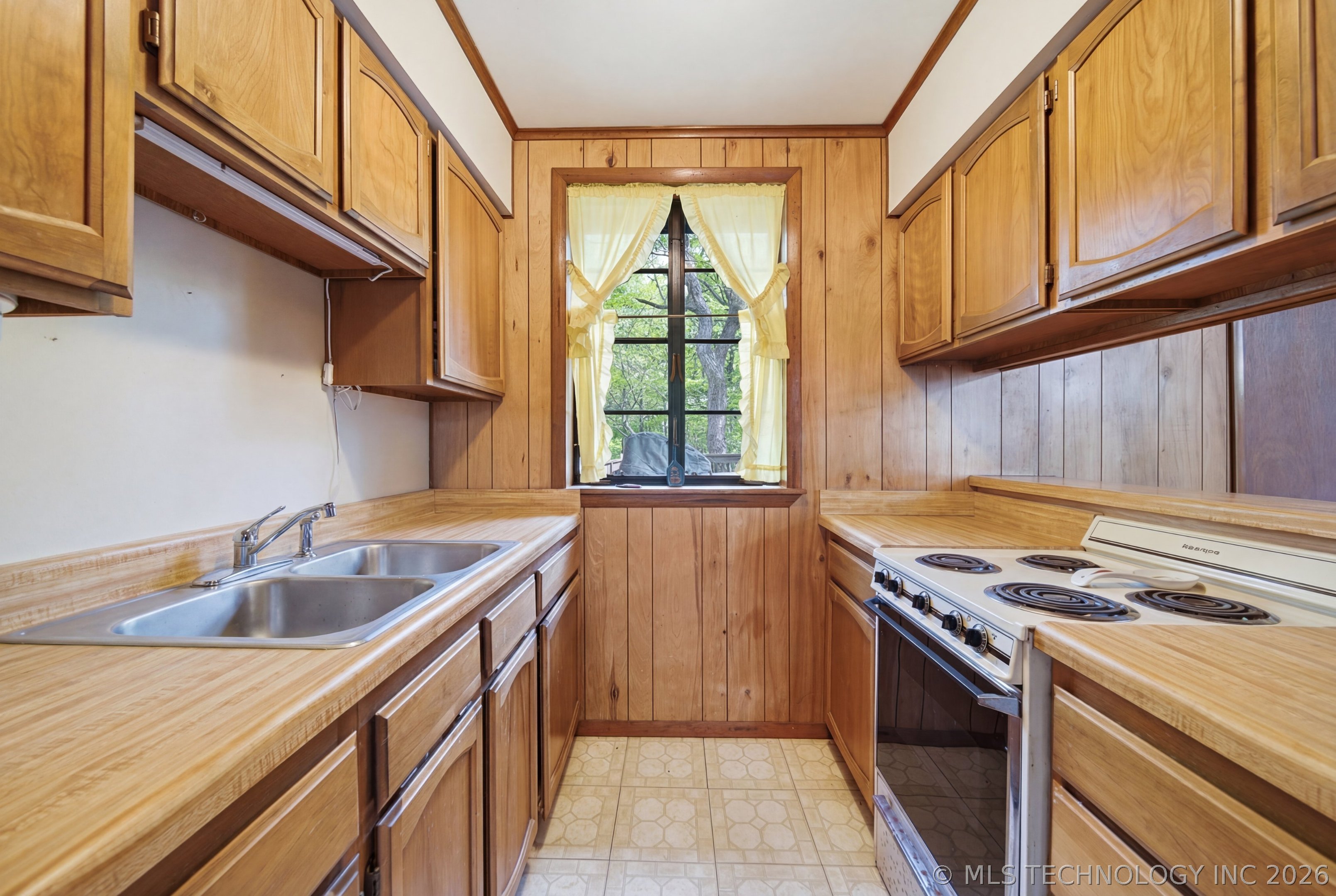 64 Walnut Street Property Photo 13