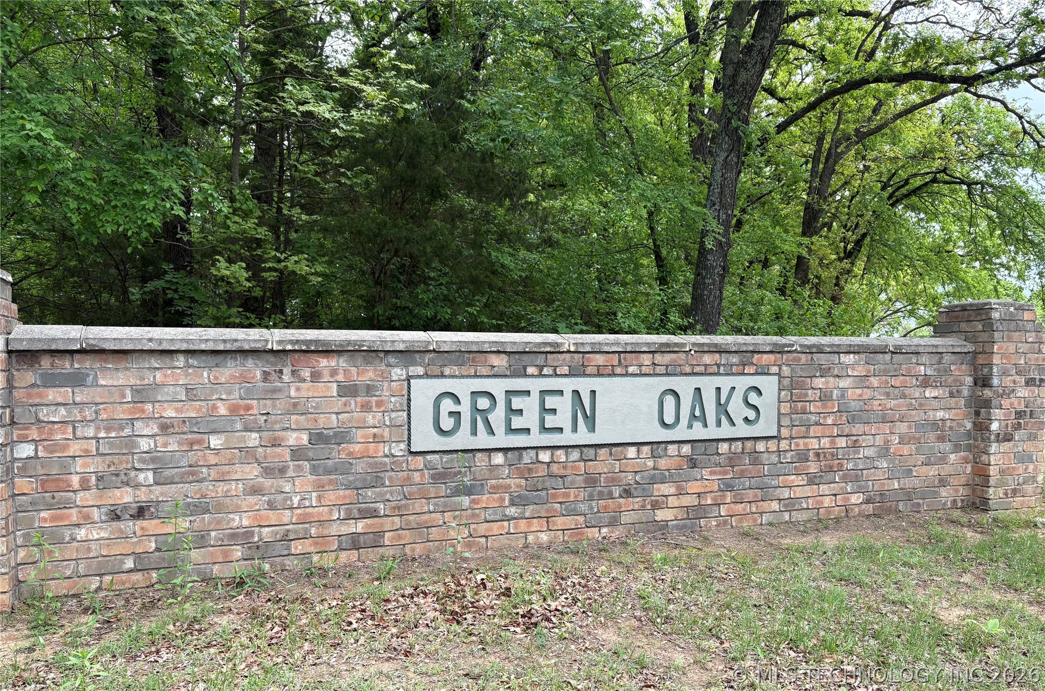 92 White Oak Drive Property Photo 2
