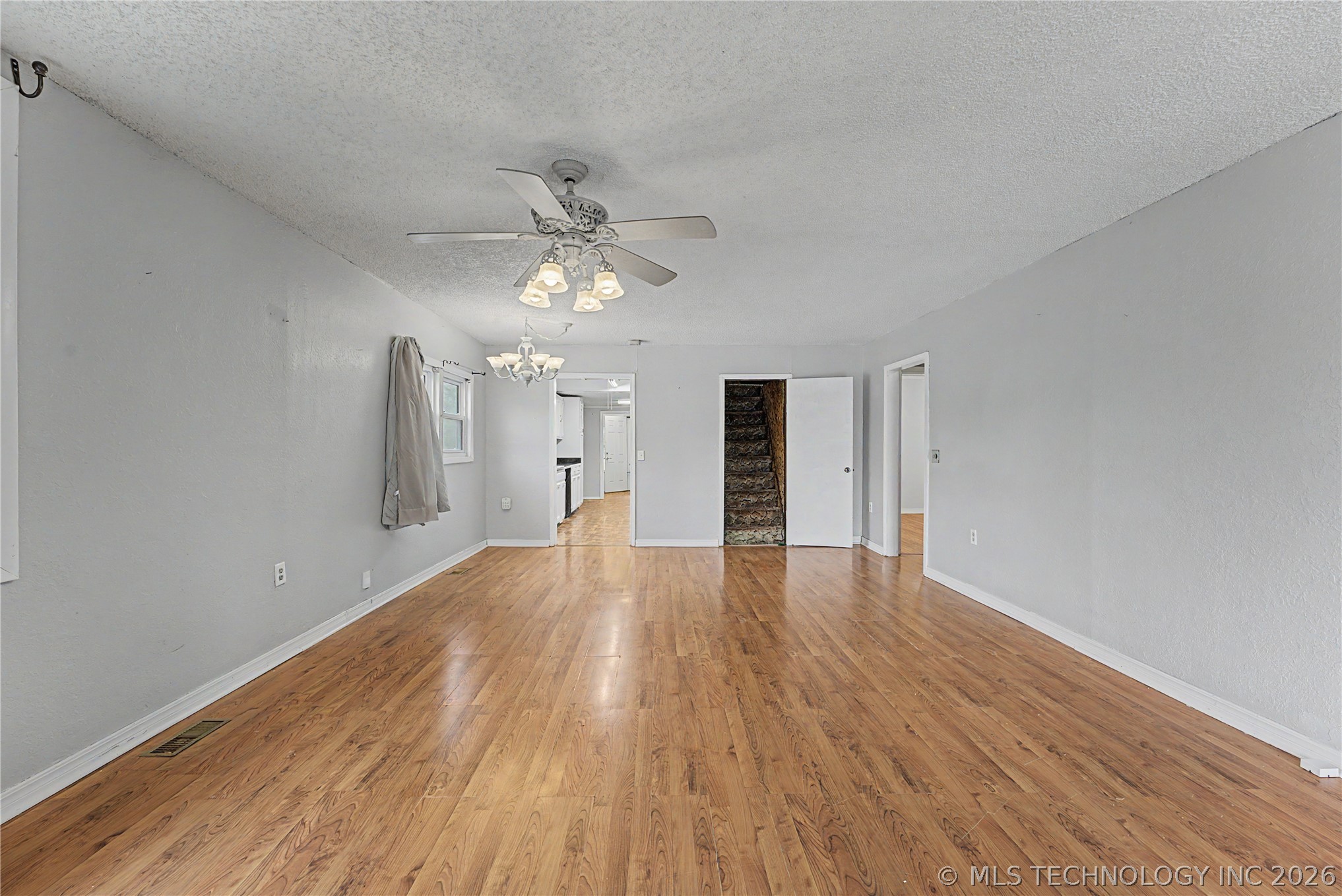 407 N Main Street Property Photo 5