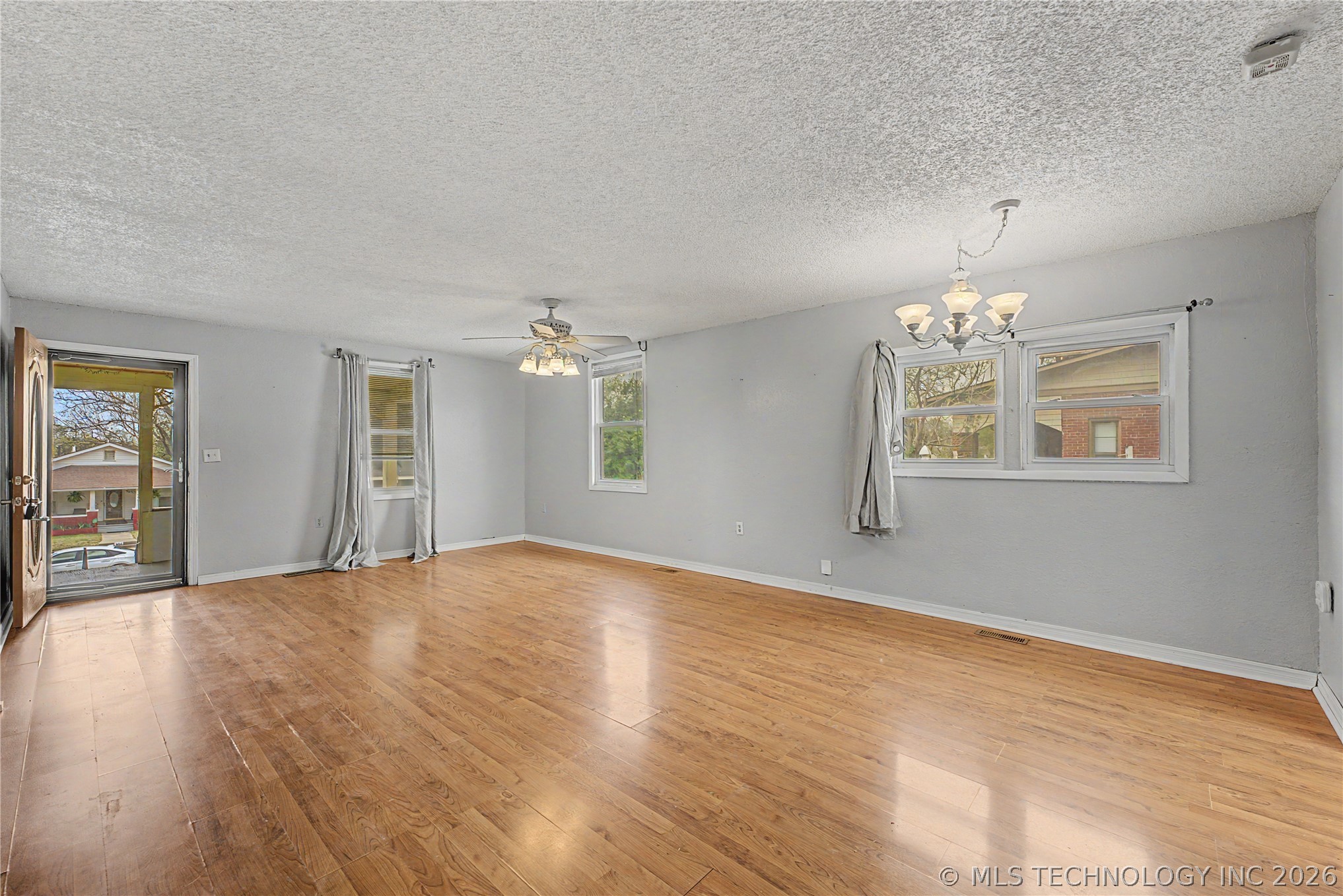 407 N Main Street Property Photo 6