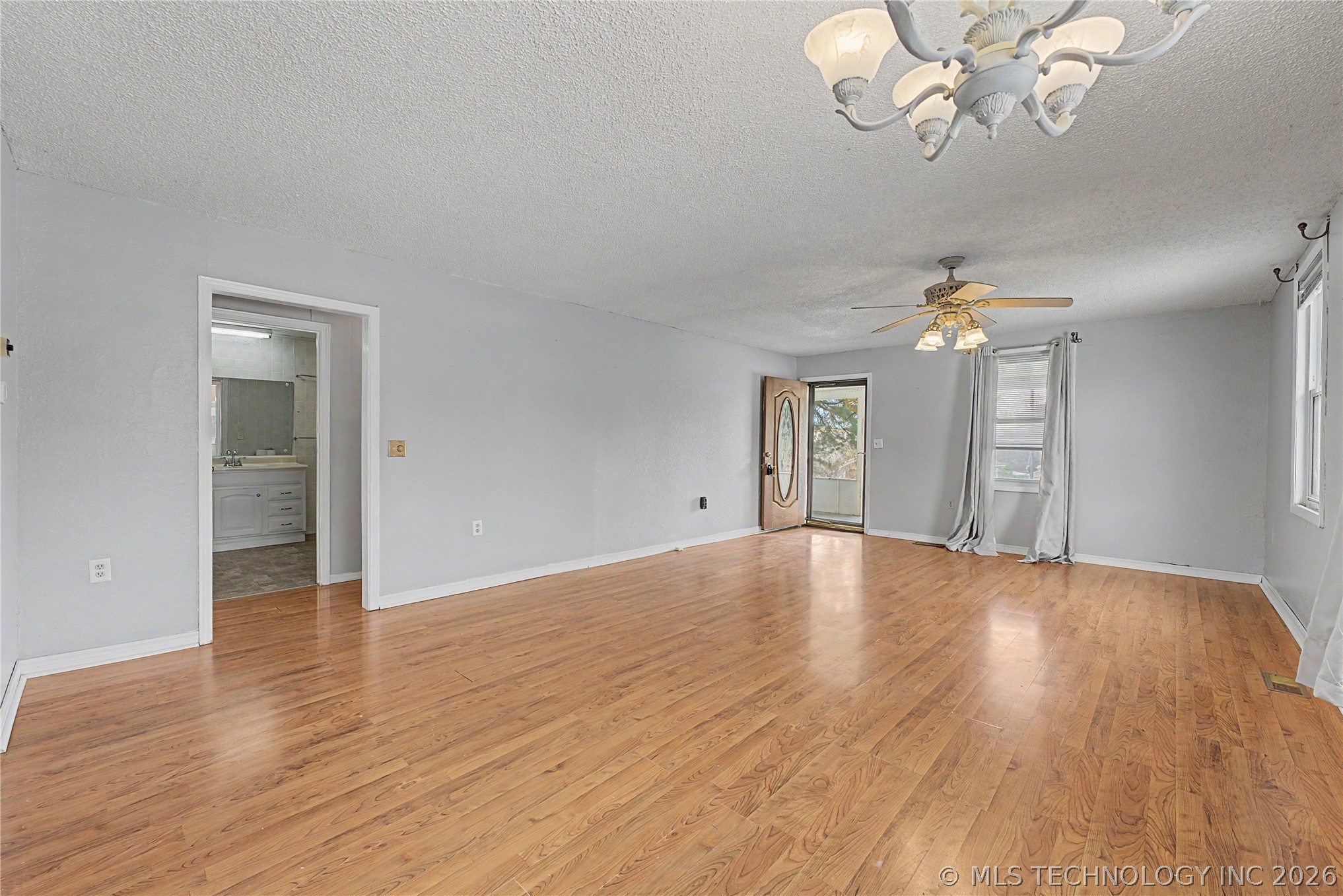 407 N Main Street Property Photo 7
