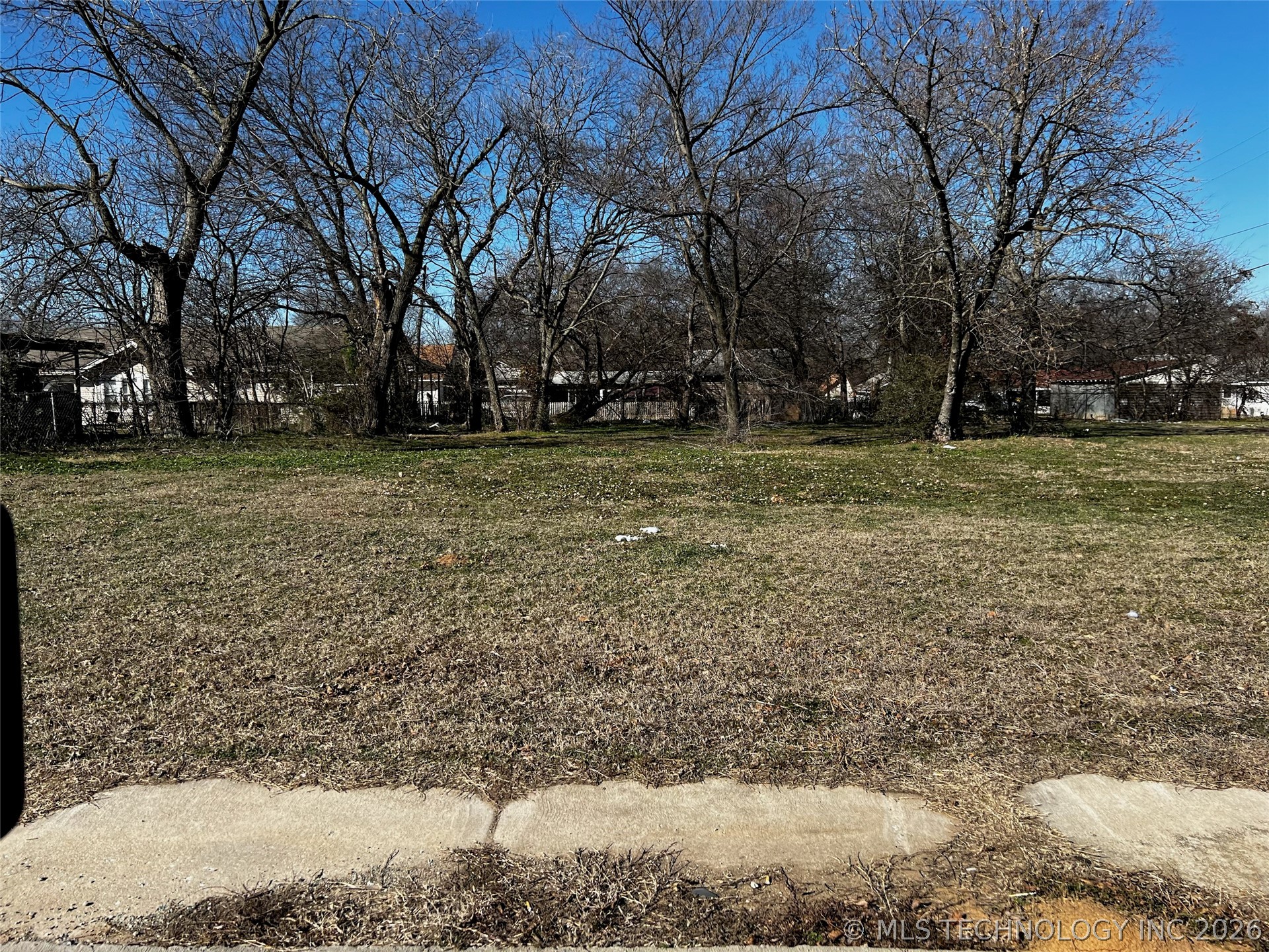 711 E Main Property Photo 1