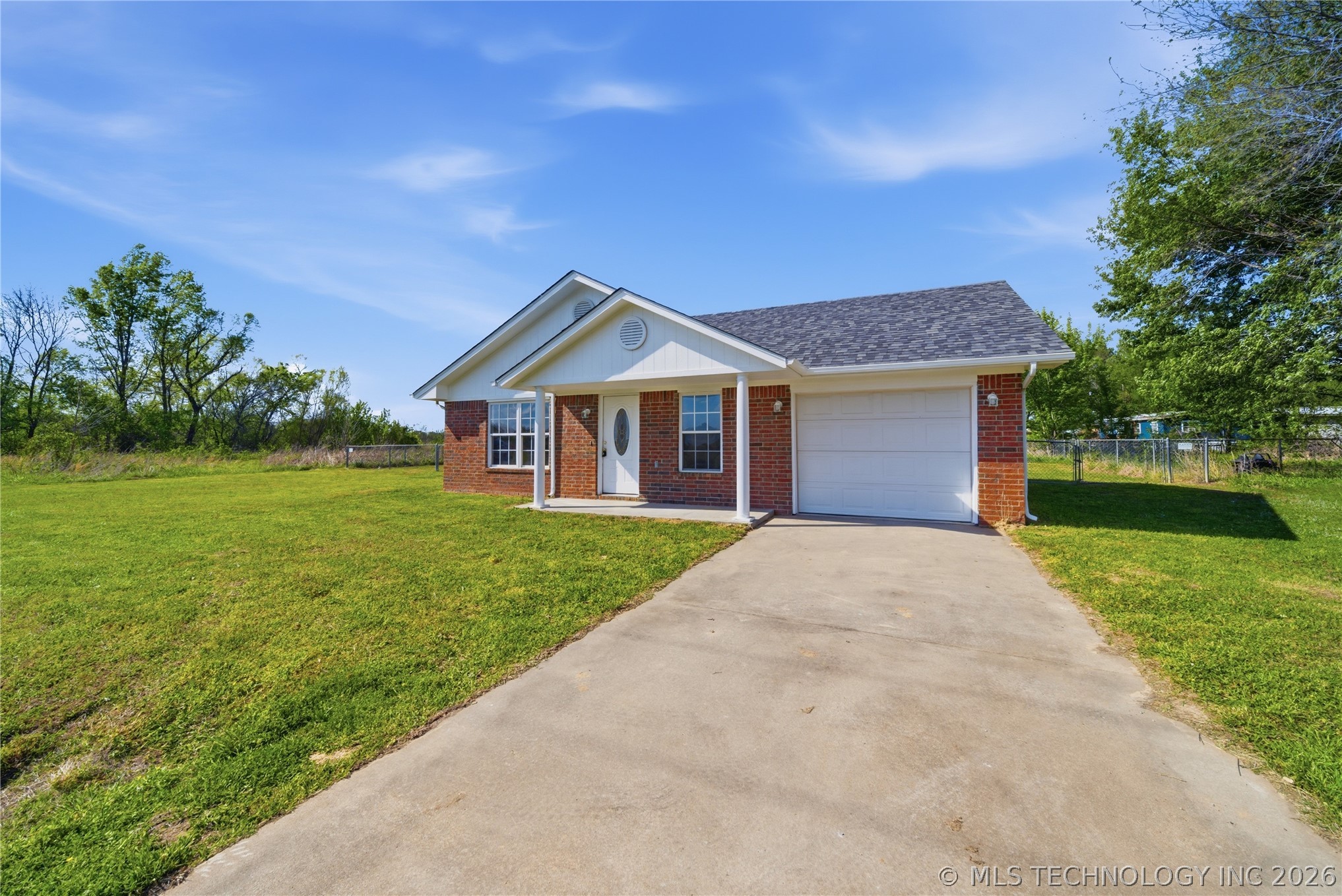 511 W Cemetery Road Property Photo 1
