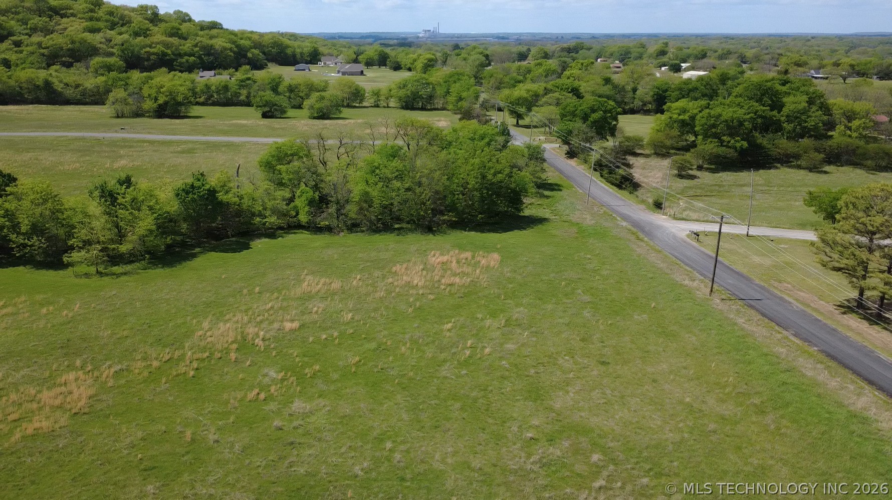 401 S Thunder Road Property Photo 13