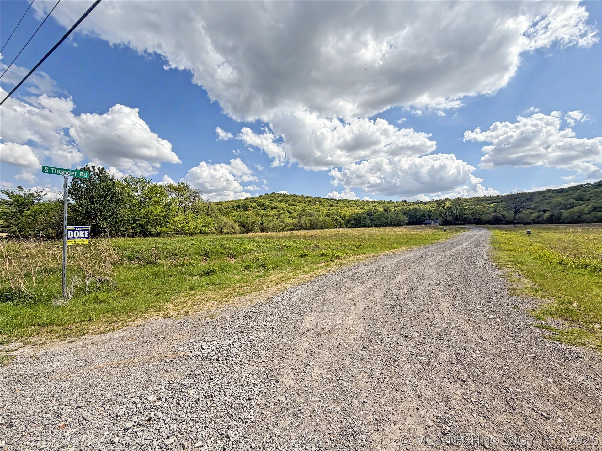 404 S Thunder Road Property Photo 19
